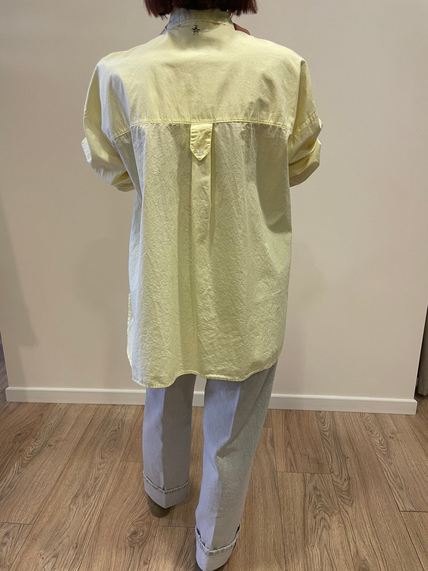 SOUVENIR - Camicia in cotone giallo pulcino over con tasca frontale