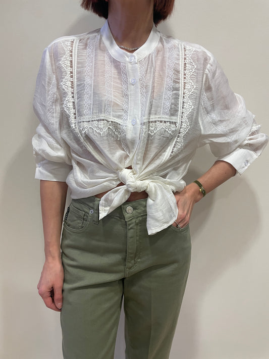 HAVEONE - Camicia bianca con colletto alla coreana con dettaglio pizzo e nodo