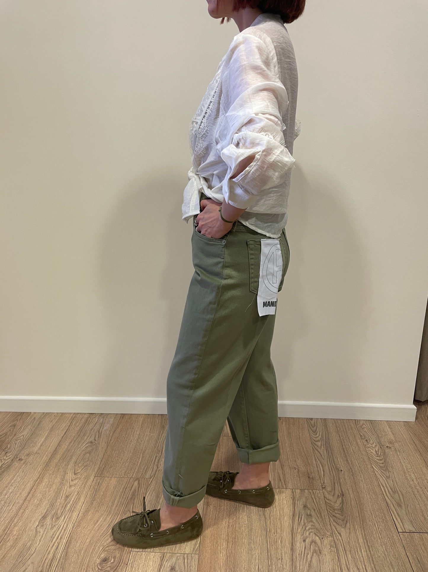 HAVEONE - Jeans Mandy verde salvia elasticizzato con cintura e risvolto