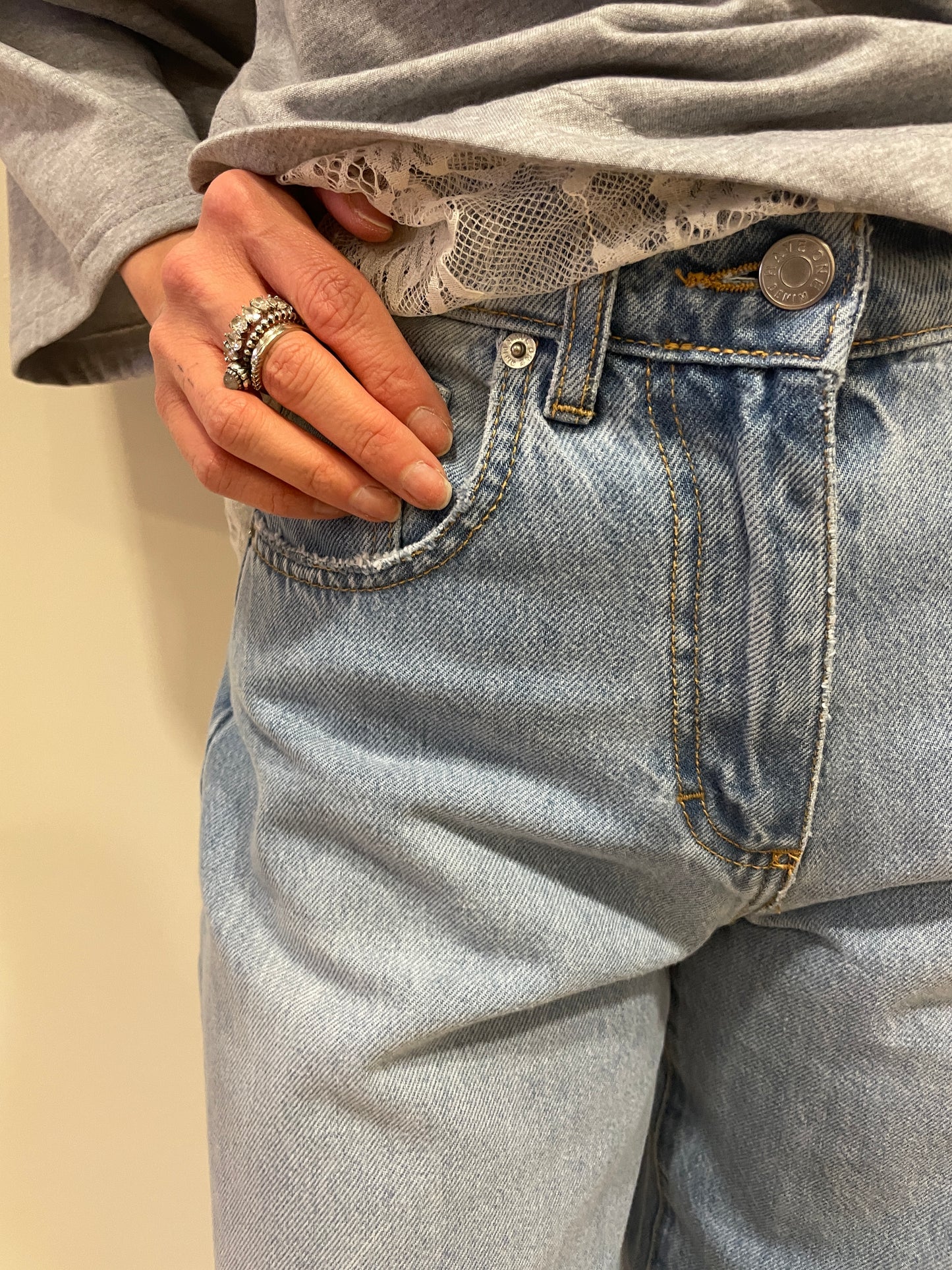 HAVEONE - Jeans Bella in denim chiaro a palazzo