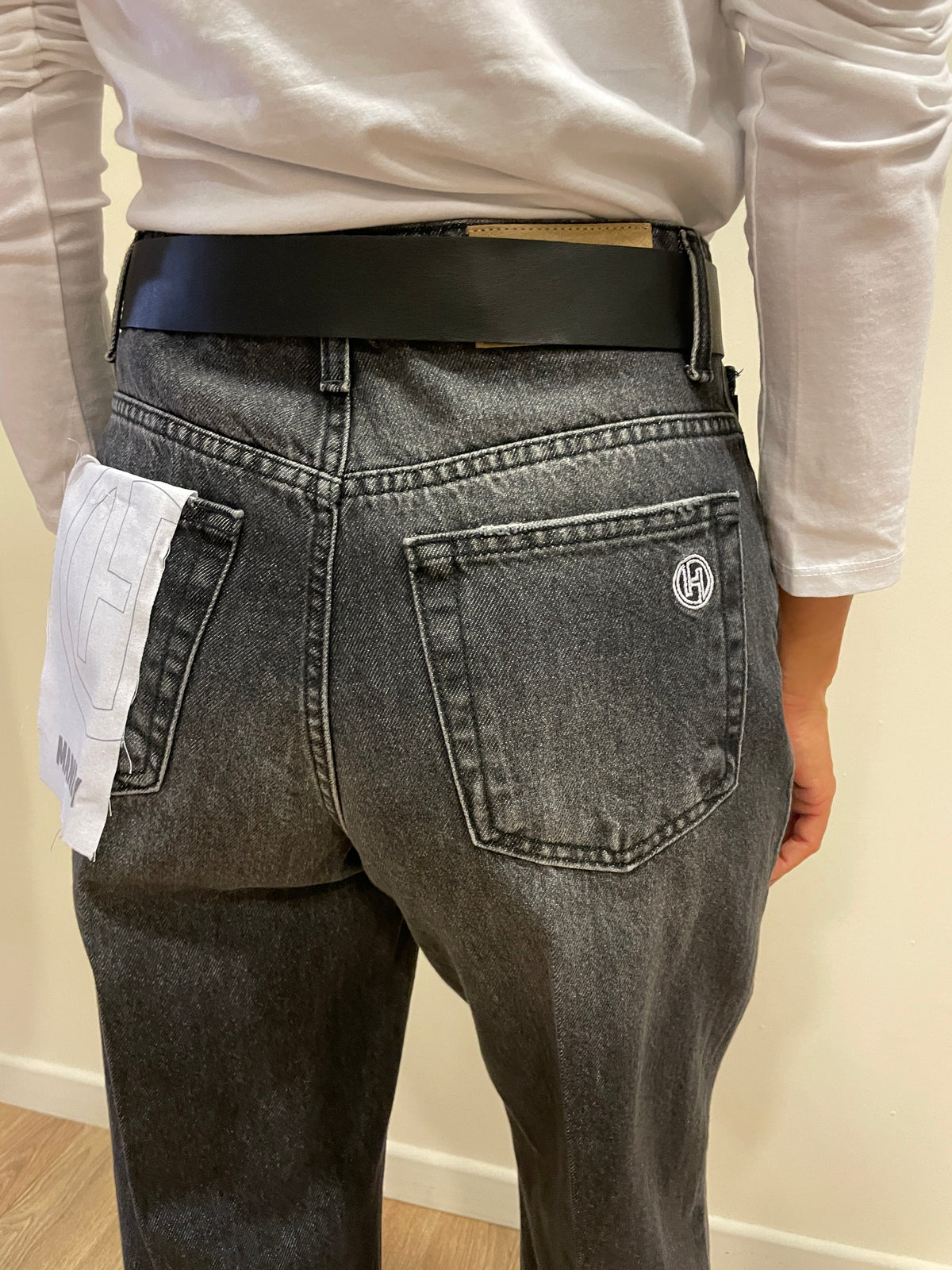 HAVEONE - Jeans Mandy a vita medio-alta con cintura e risvolto color nero lavagna