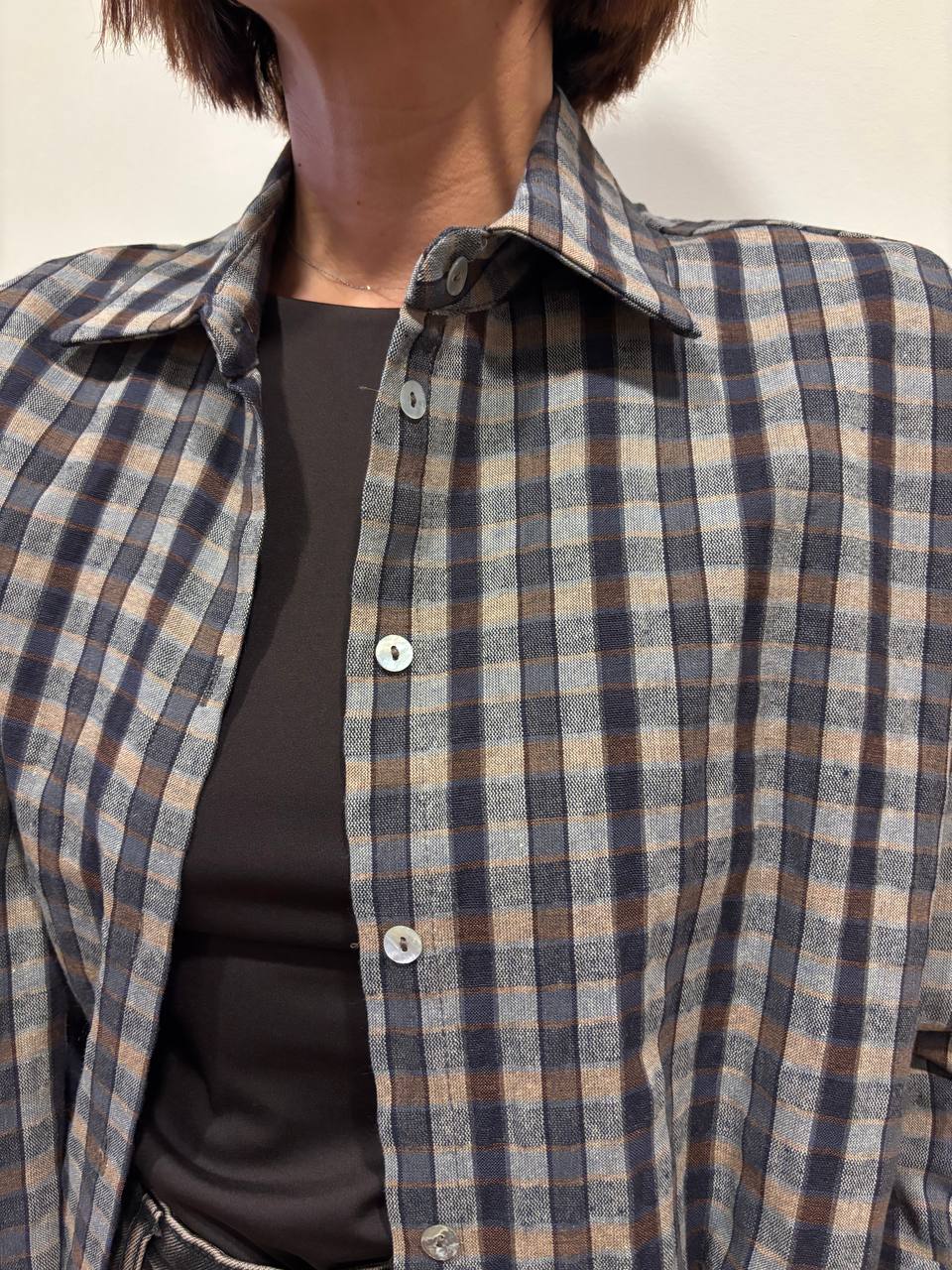 HAVEONE - Camicia a scatola in misto cotone e viscosa a quadri blu e contrasto marrone