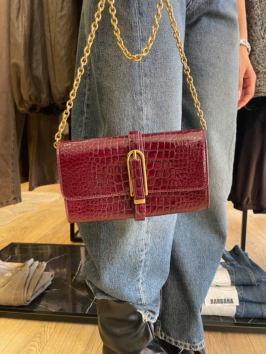 VICOLO - Borsa Shibuya belted bag con tracolla a catena pitonata e verniciata color bordeaux