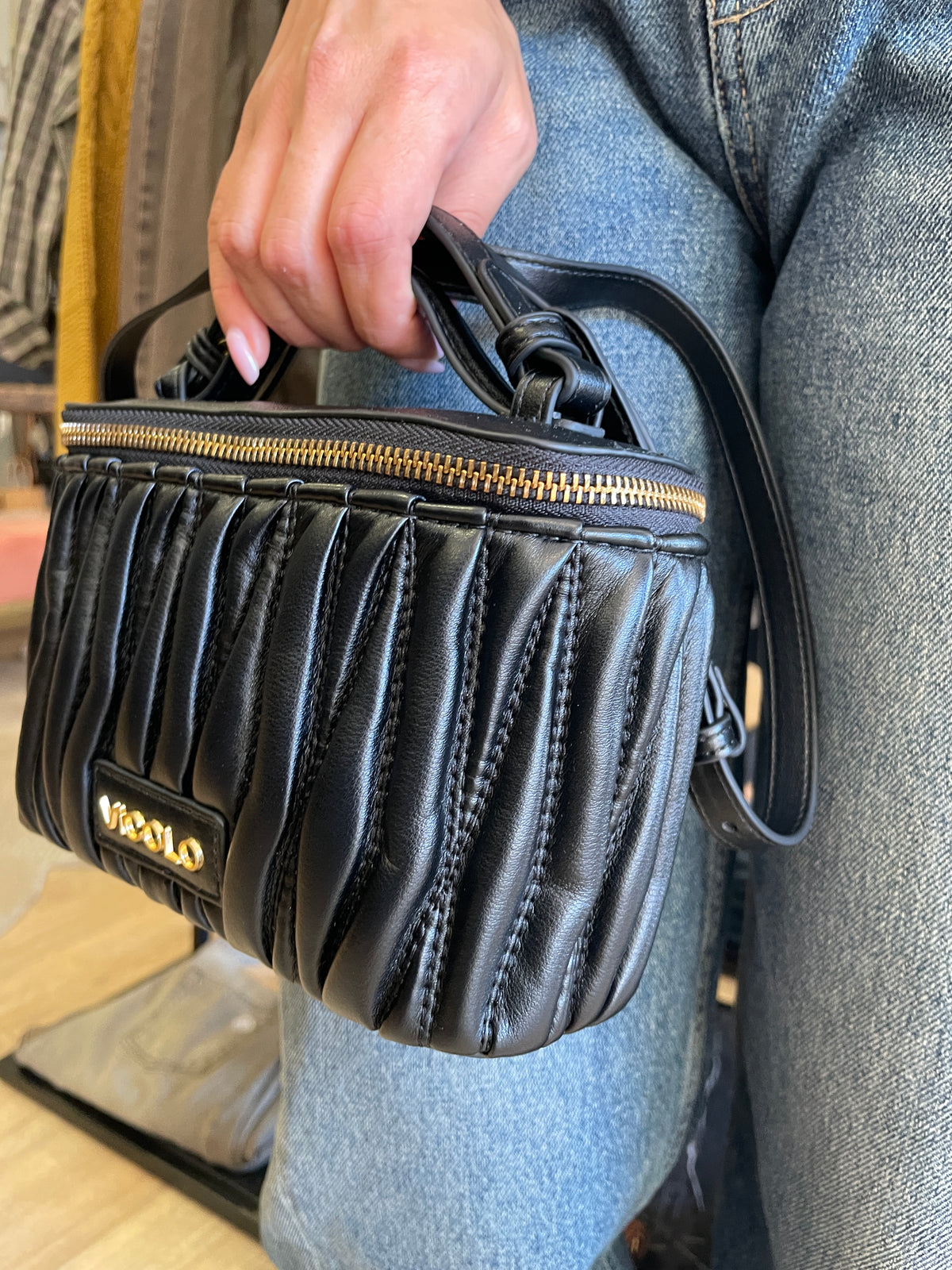 VICOLO - Borsa Charlotte a mano con tracolla in ecopelle color nero
