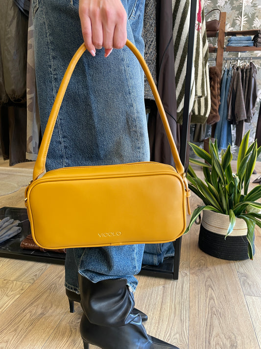 VICOLO - Borsa trunk a spalla in ecopelle color senape