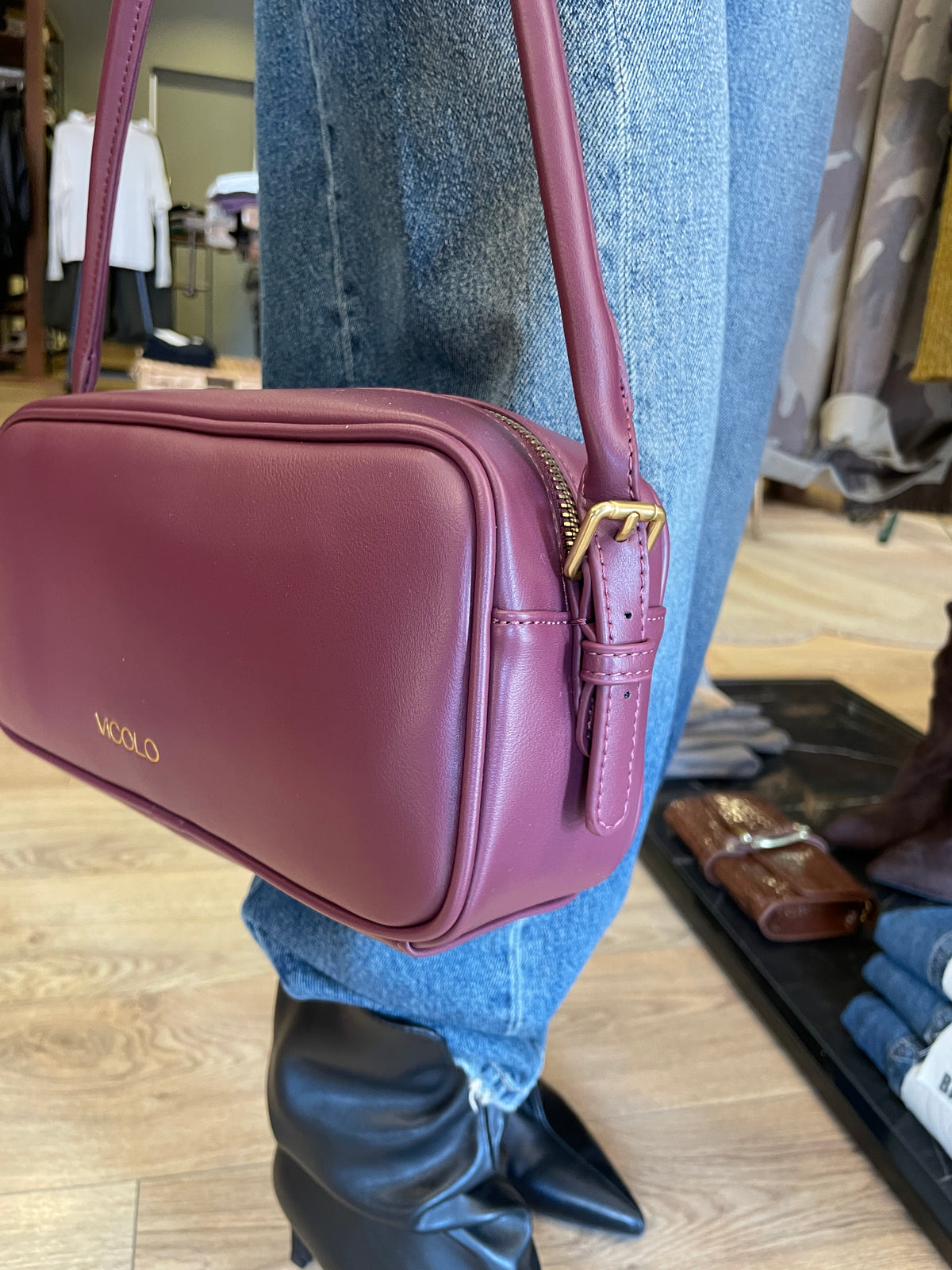 VICOLO - Borsa trunk a spalla in ecopelle color bordeaux