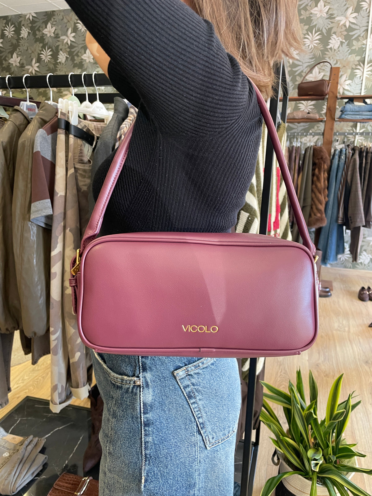 VICOLO - Borsa trunk a spalla in ecopelle color bordeaux