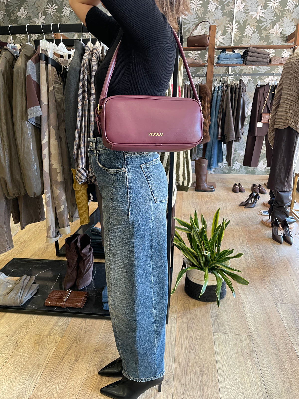VICOLO - Borsa trunk a spalla in ecopelle color bordeaux
