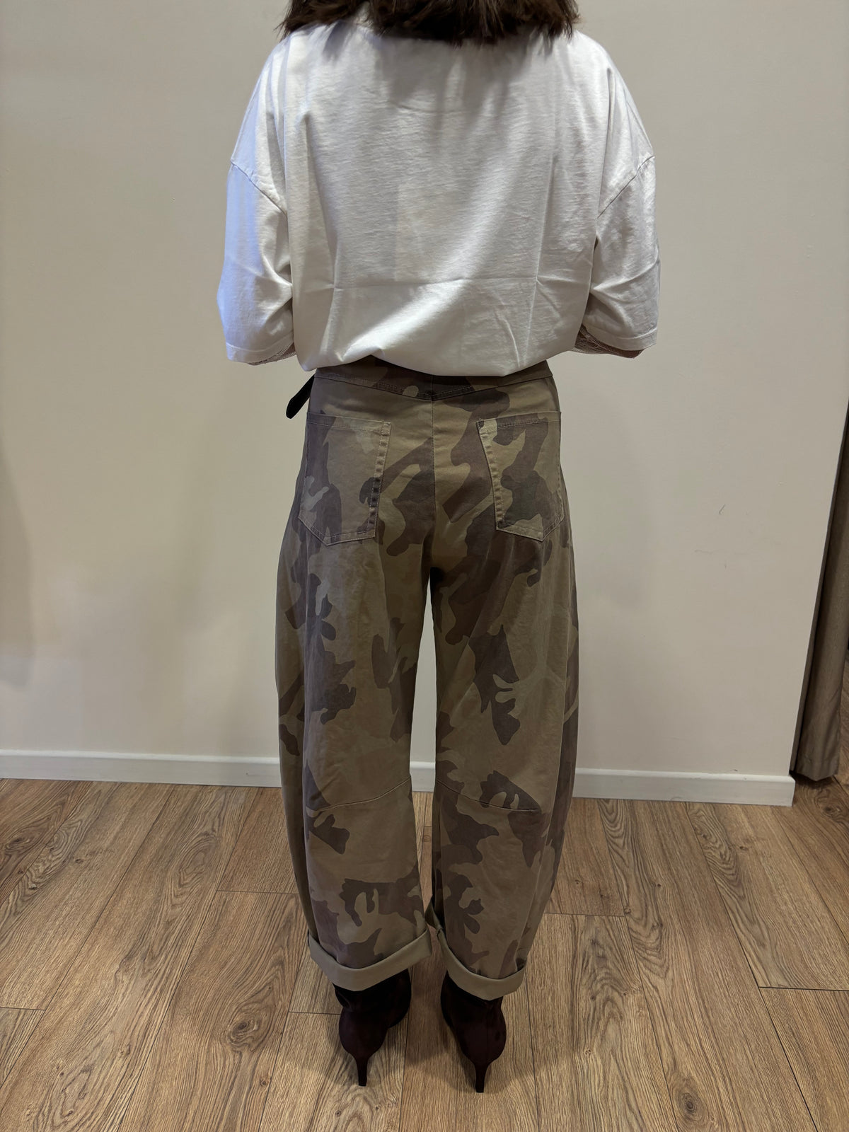 SUSY MIX - T-shirt in cotone con maniche in pizzo color latte - più varianti