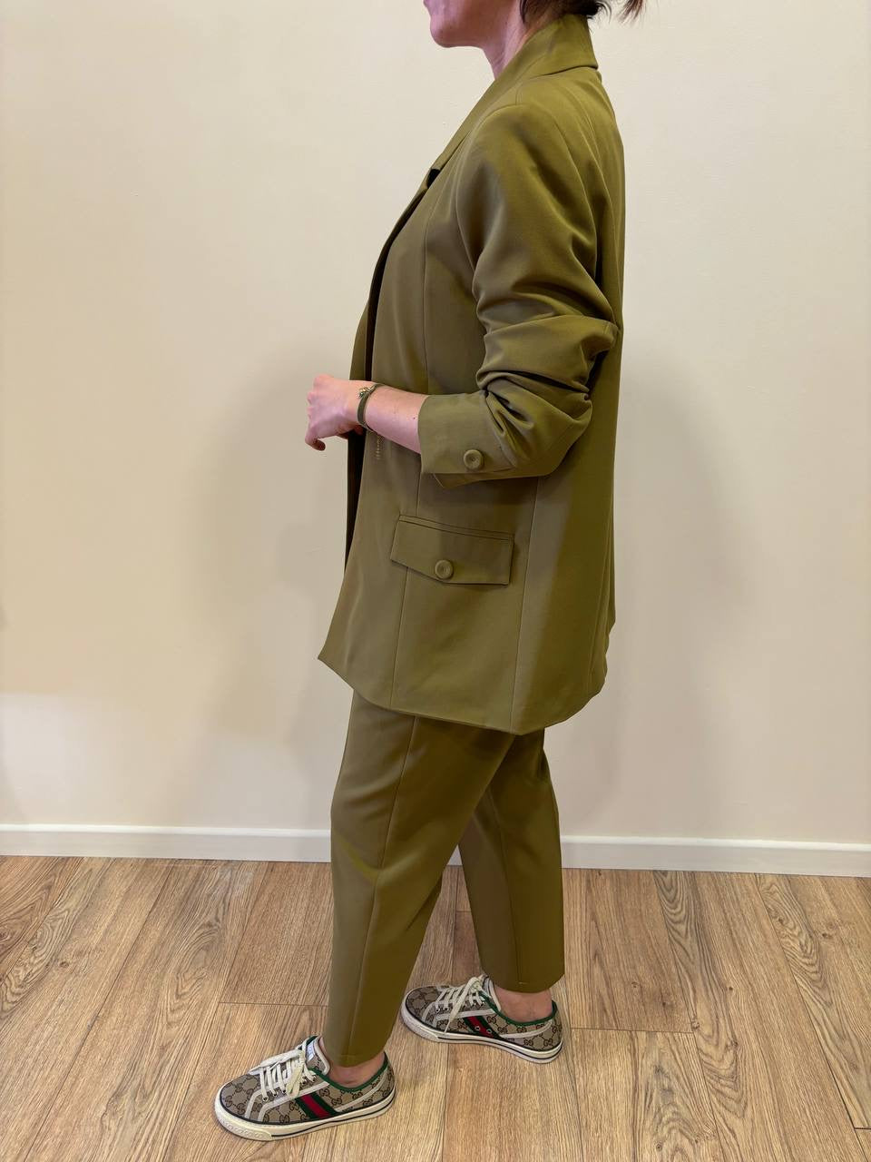 SAIPH - Pantalone verde olio a matita con pinces chiuse