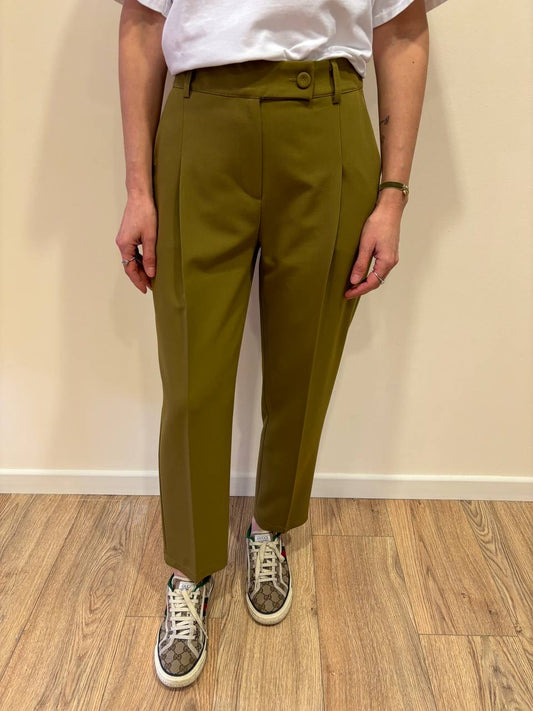SAIPH - Pantalone verde olio a matita con pinces chiuse