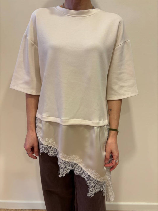 HAVEONE - Felpa a mezze maniche vaniglia asimmetrica con dettaglio pizzo - più colori