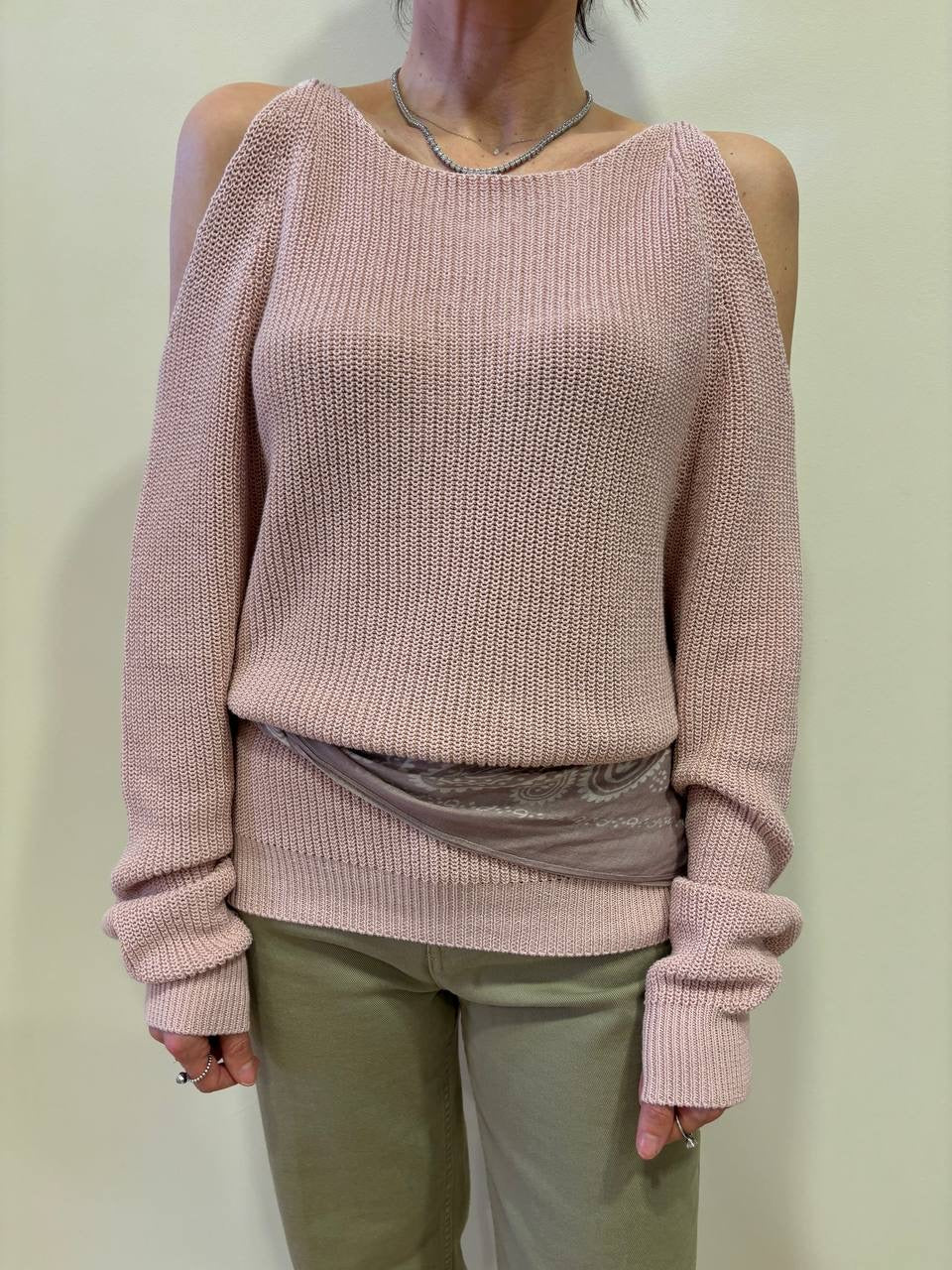 KONTATTO - Maglia con effetto cut out sulle spalle - più colori