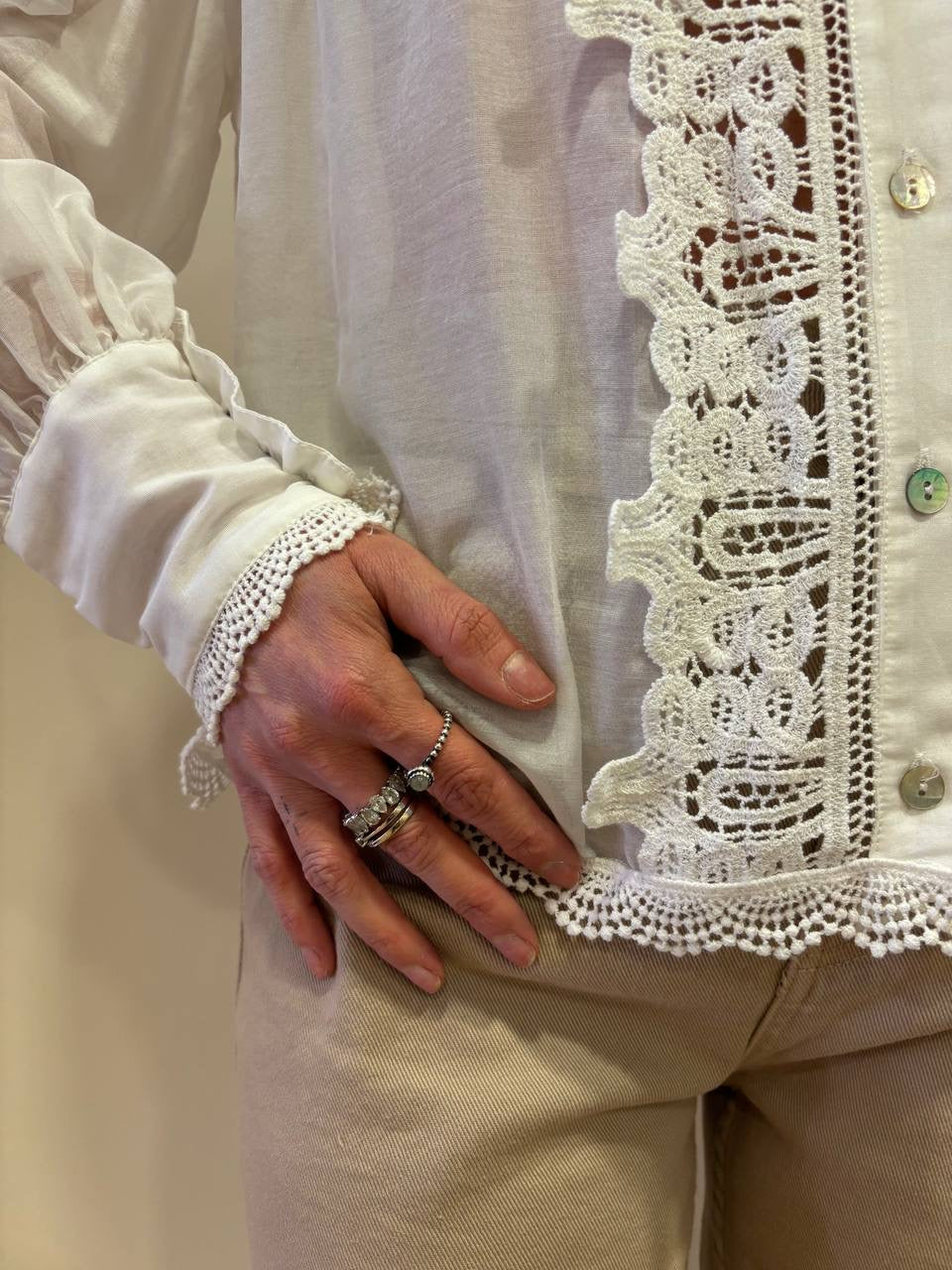 SOUVENIR - Camicia bianca in mussola di cotone e seta con dettaglio pizzo