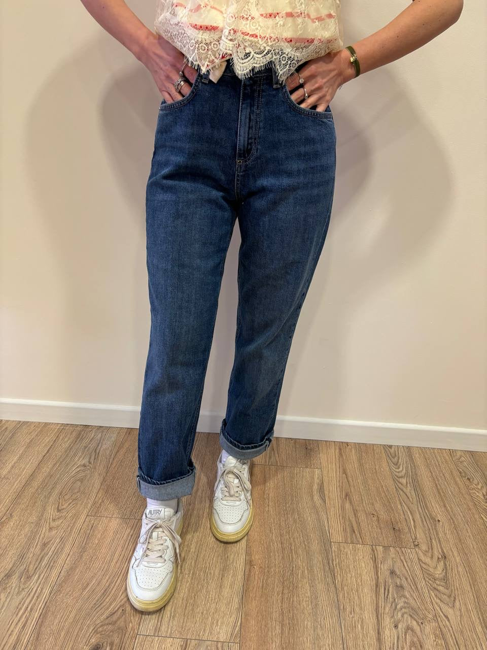 VICOLO - Jeans Maggie in denim a vita alta elasticizzato con risvolto