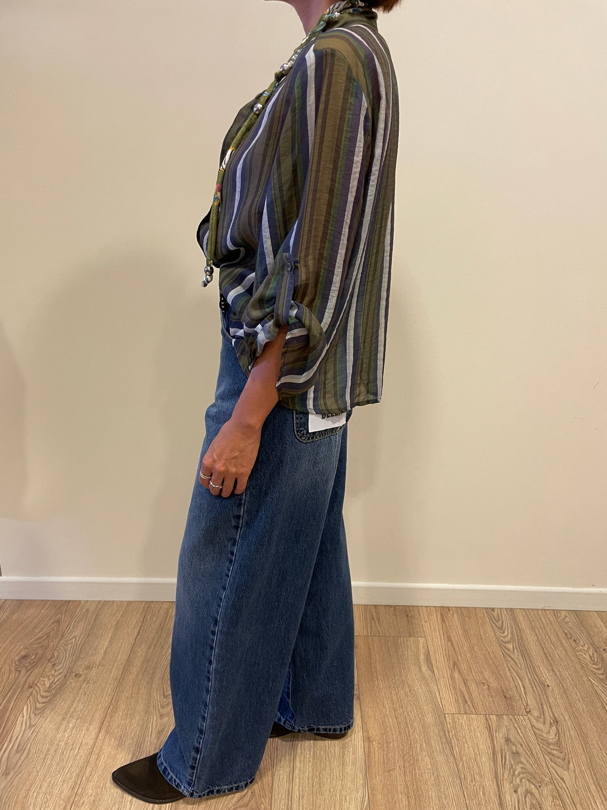 HAVEONE - Camicia a righe verdi e blu con collana nomad