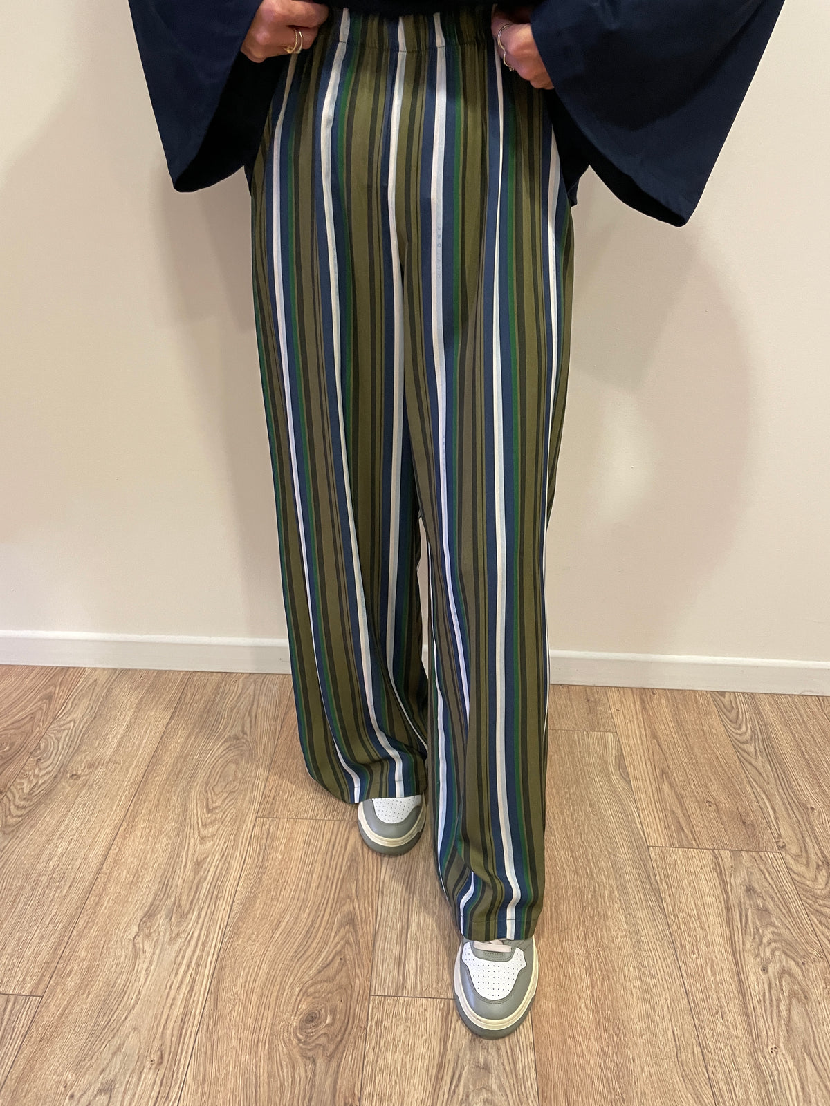 HAVEONE - Pantalone a palazzo scivolato a righe verdi e blu con elastico