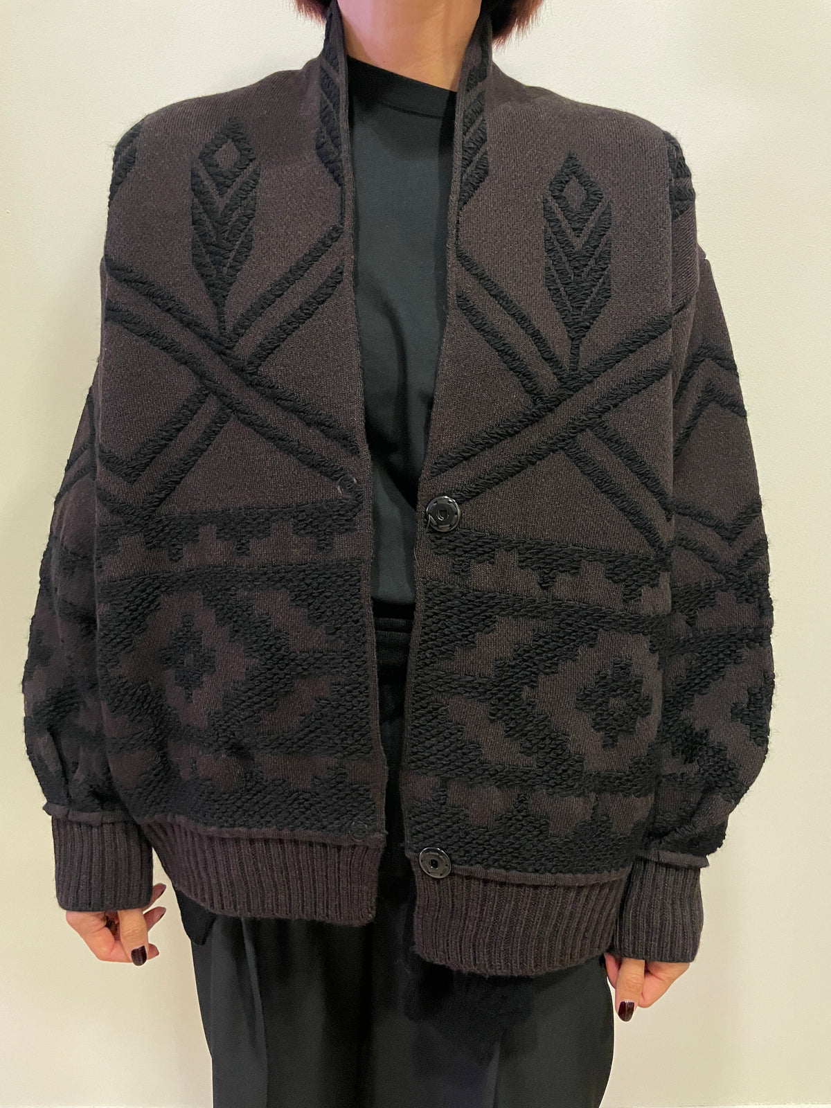 KAOS - Giacca in testa di moro con inserti ricamati e colletto di pelliccia removibile color nero