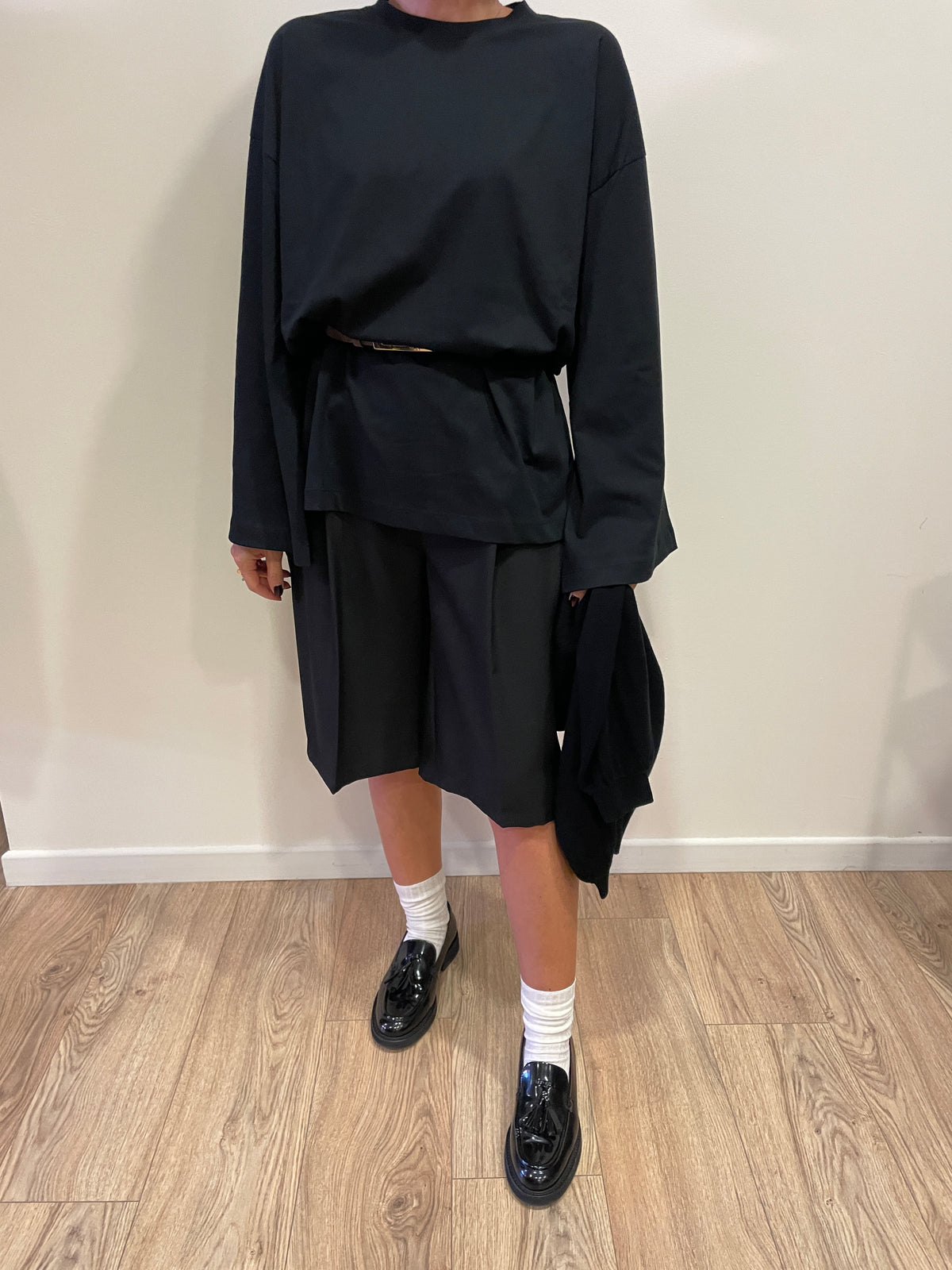 VICOLO - T-shirt in cotone a manica lunga oversize color nero
