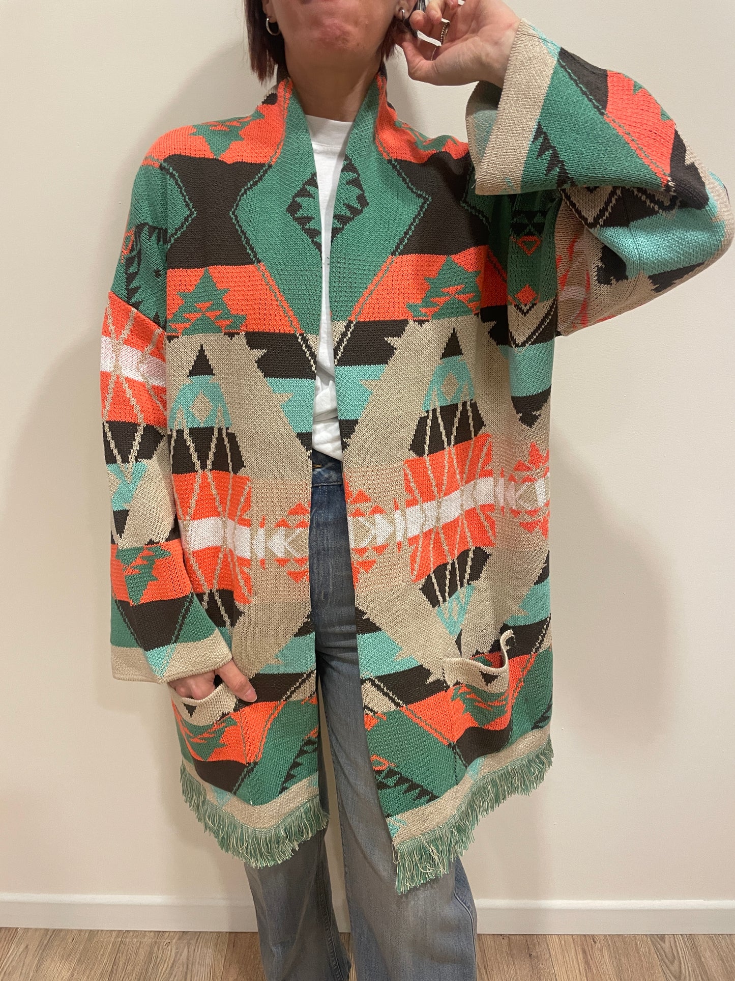 VICOLO - Cardigan in fantasia aperto con frange color bottiglia e arancio