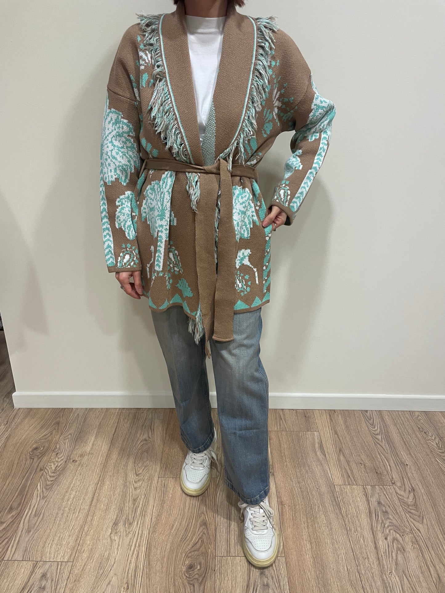 VICOLO - Cardigan in fantasia con cintura e frange cammello e turchese