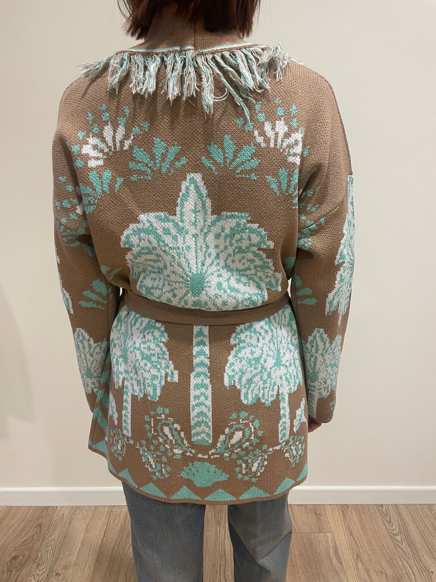 VICOLO - Cardigan in fantasia con cintura e frange cammello e turchese