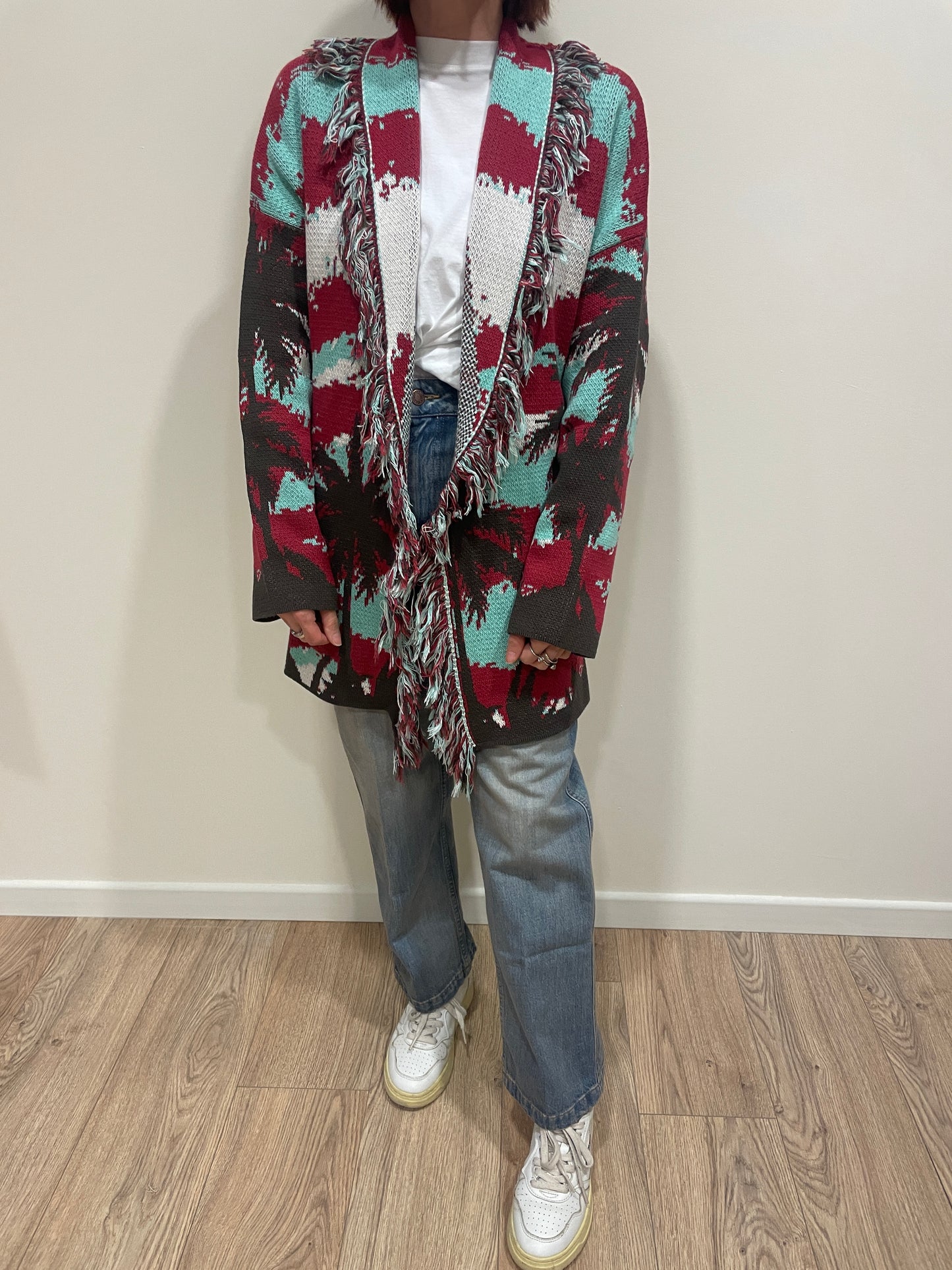 VICOLO - Cardigan in fantasia con cintura e frange rosso e turchese