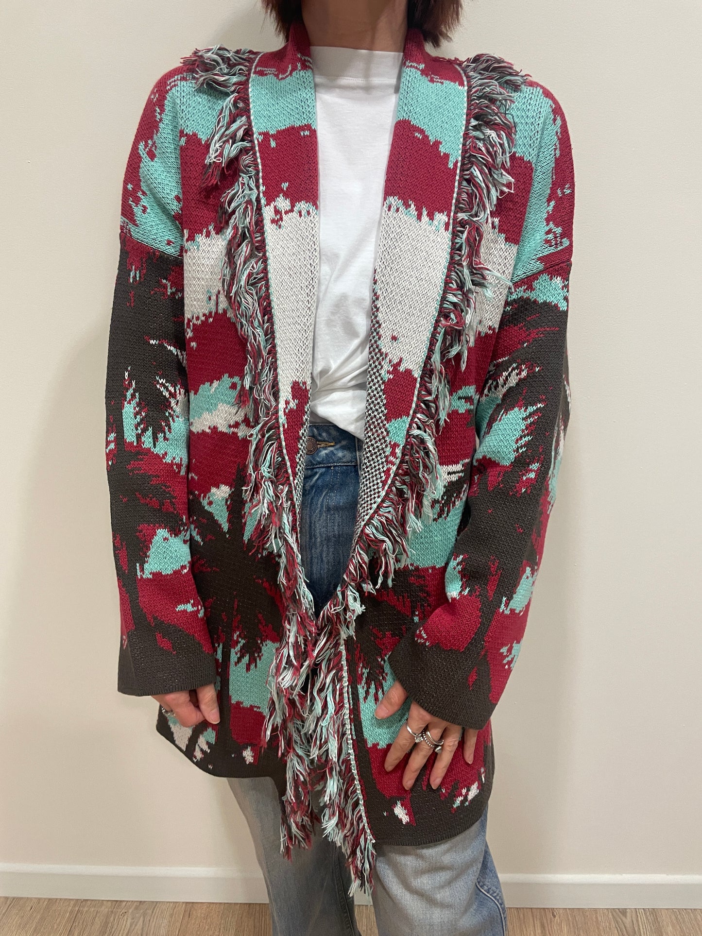 VICOLO - Cardigan in fantasia con cintura e frange rosso e turchese