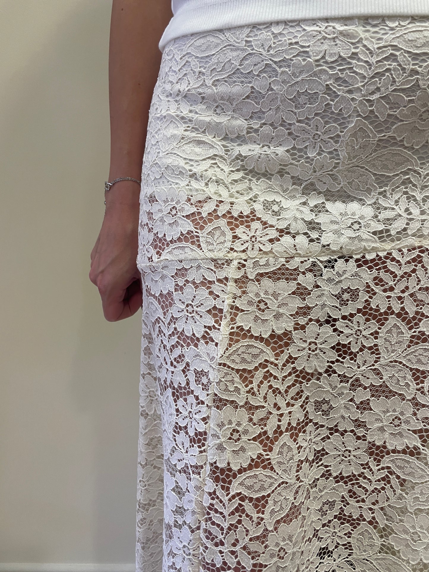 VICOLO - Gonna in pizzo burro lunga asimmetrica con culotte