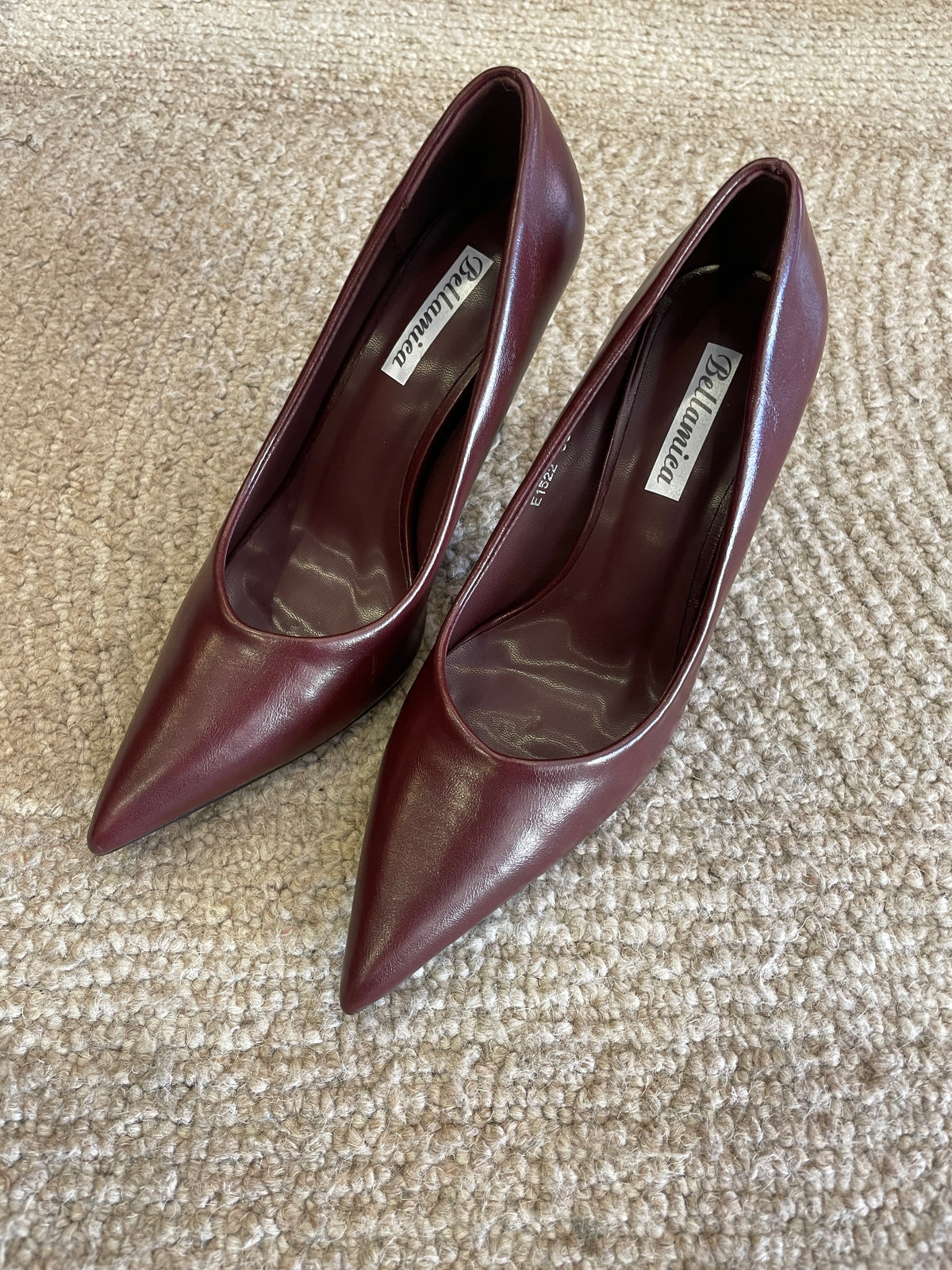 Decolleté in ecopelle color bordeaux