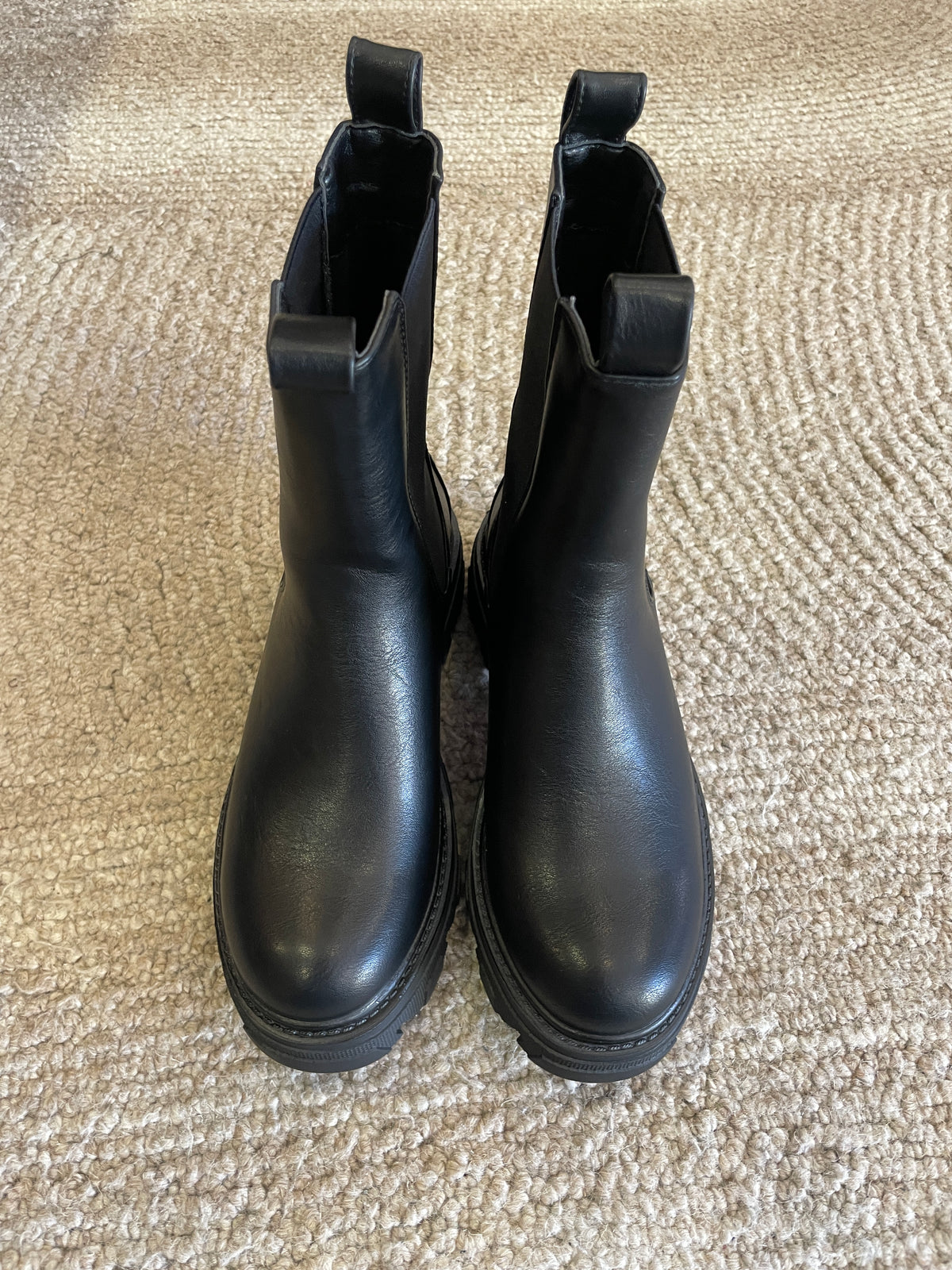 Anfibi in ecopelle con elastico color nero