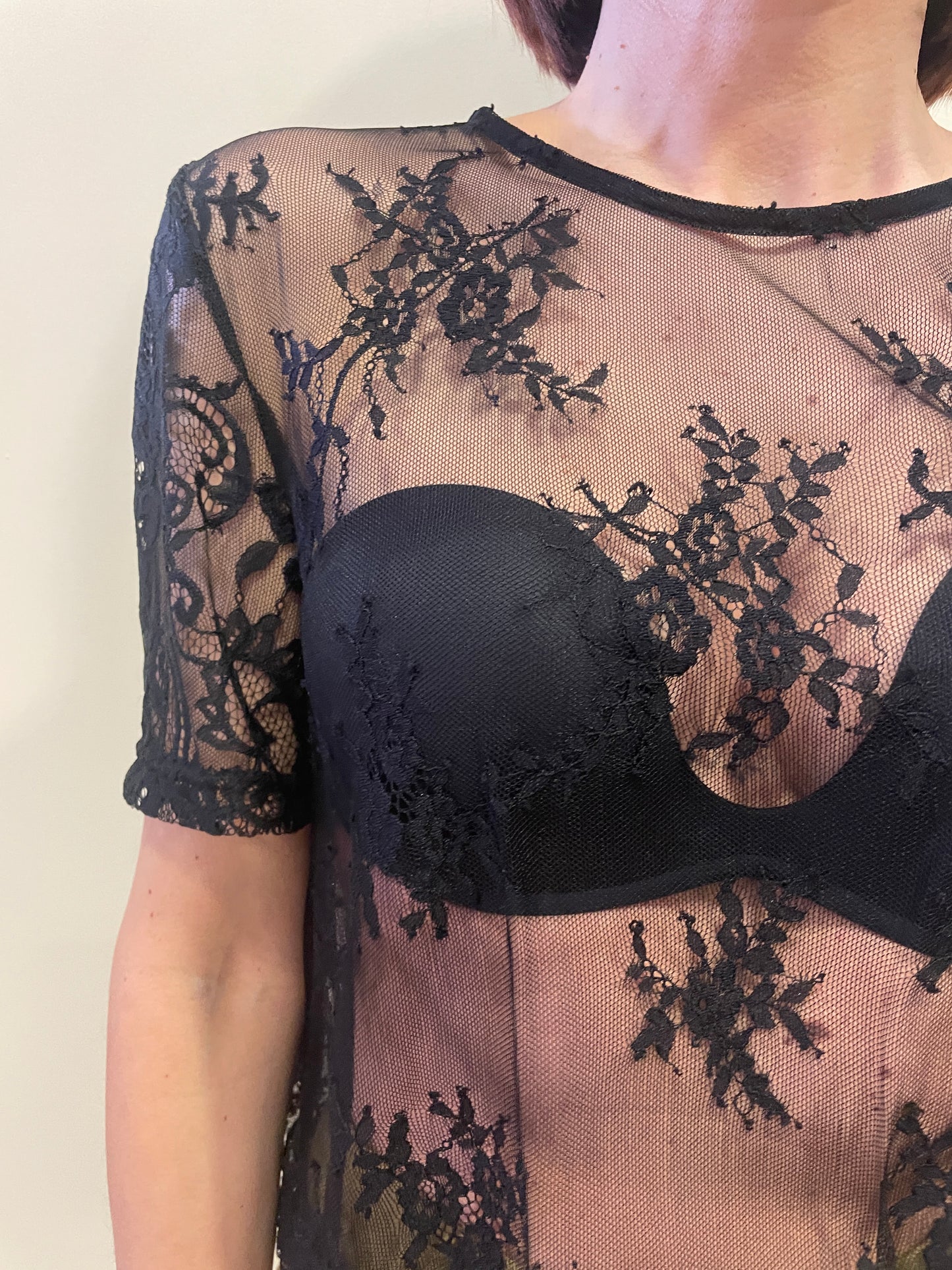 VICOLO - Maglia a mezze maniche nera con pizzo