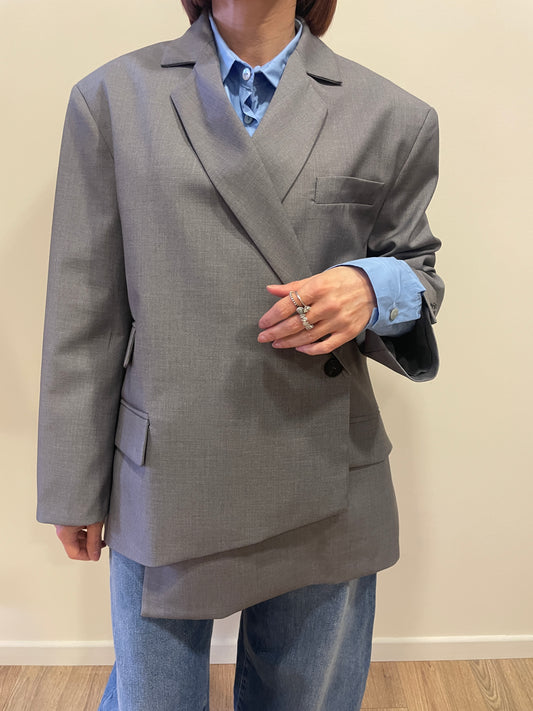 VICOLO - Giacca grigia over con bottone asimmetrico e spacchi laterali