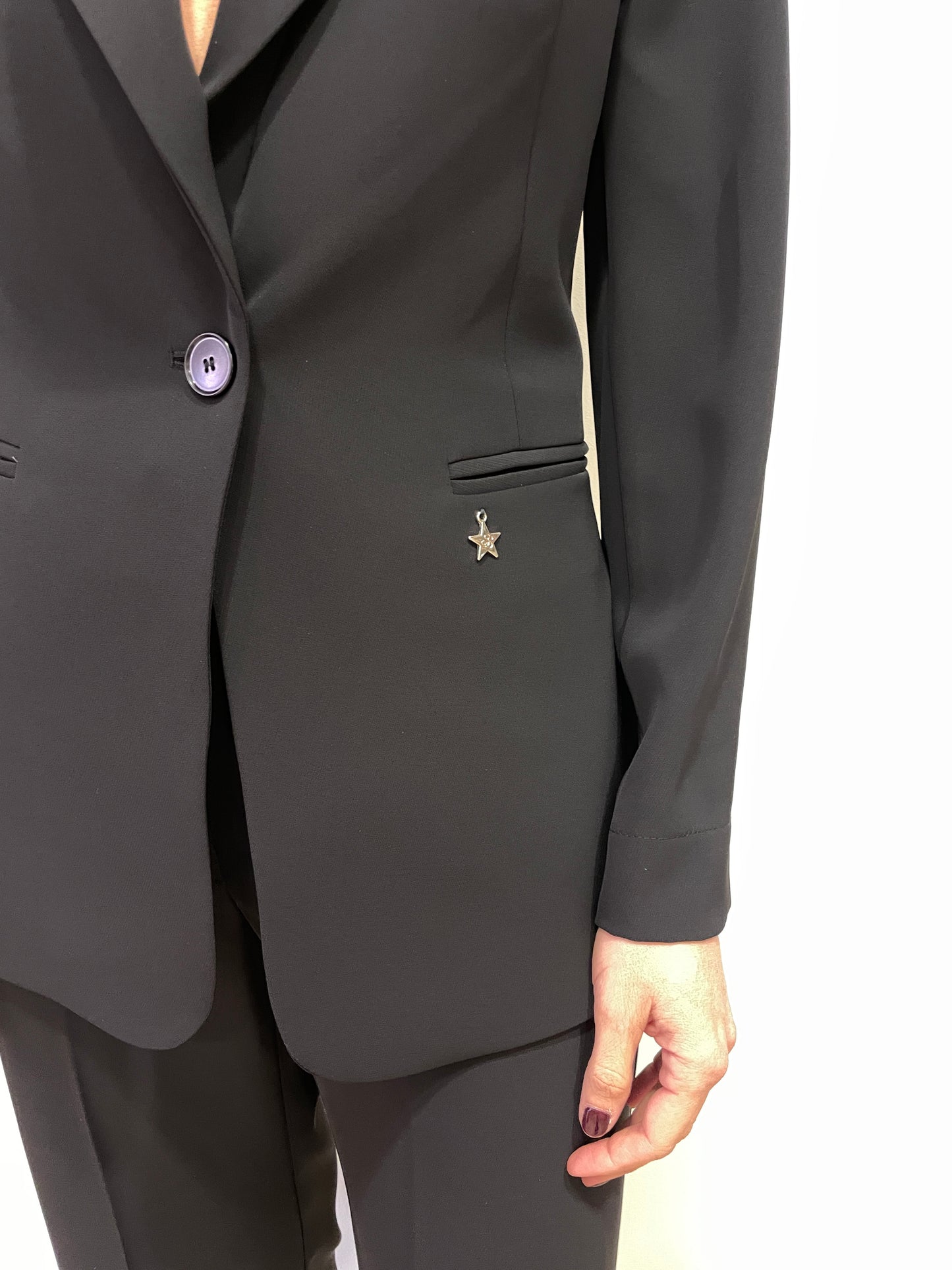 SOUVENIR - Completo nero con giacca a un bottone e pantalone a palazzo dritto