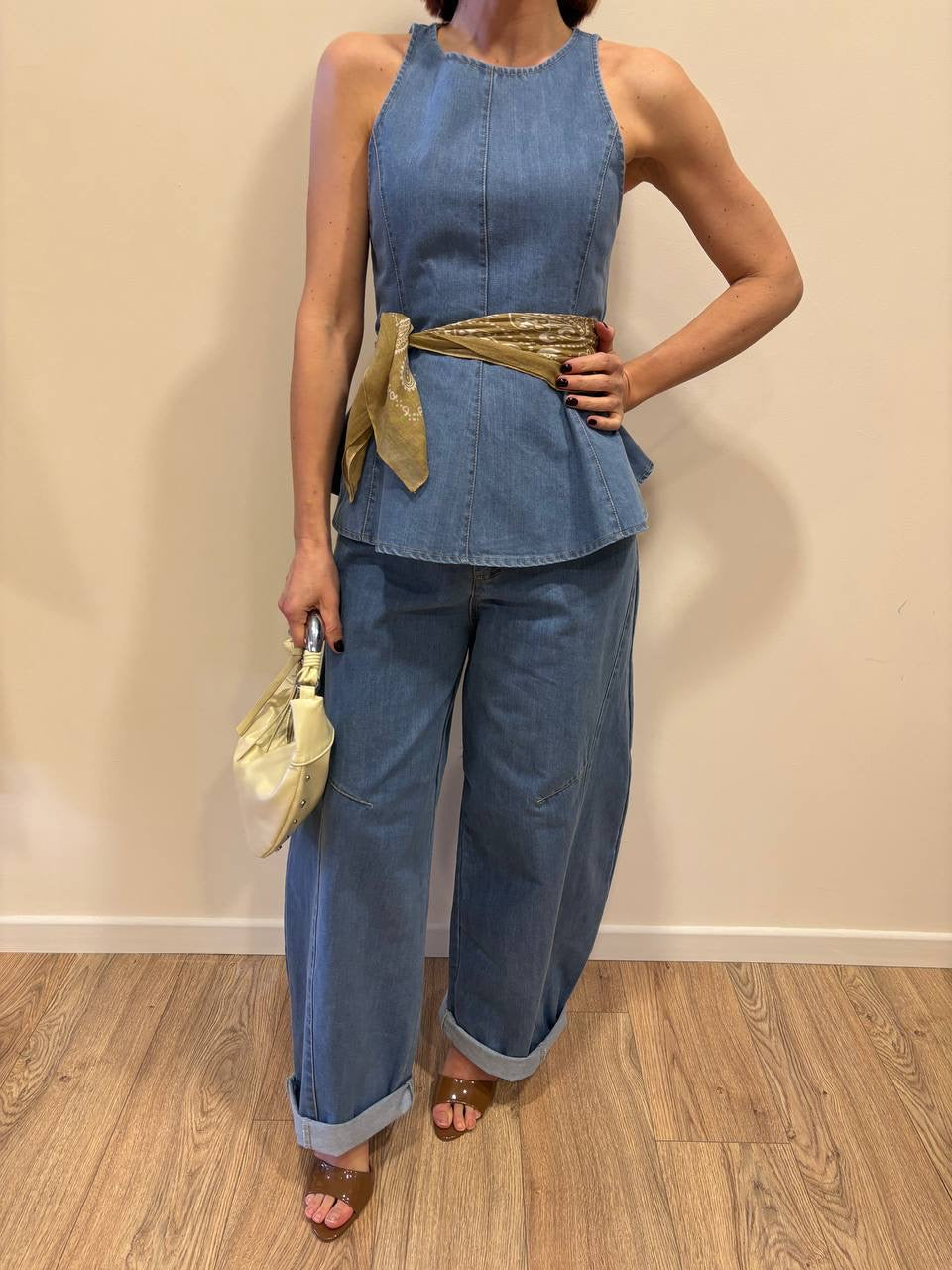 KONTATTO - Gilet in denim con dettaglio pinces chiuse