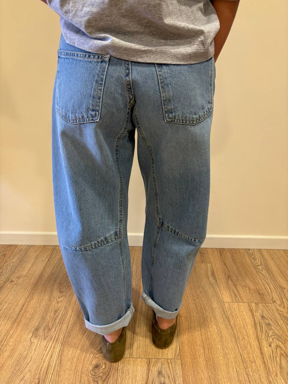 KONTATTO - Jeans Ibisco barrel fit in denim chiaro