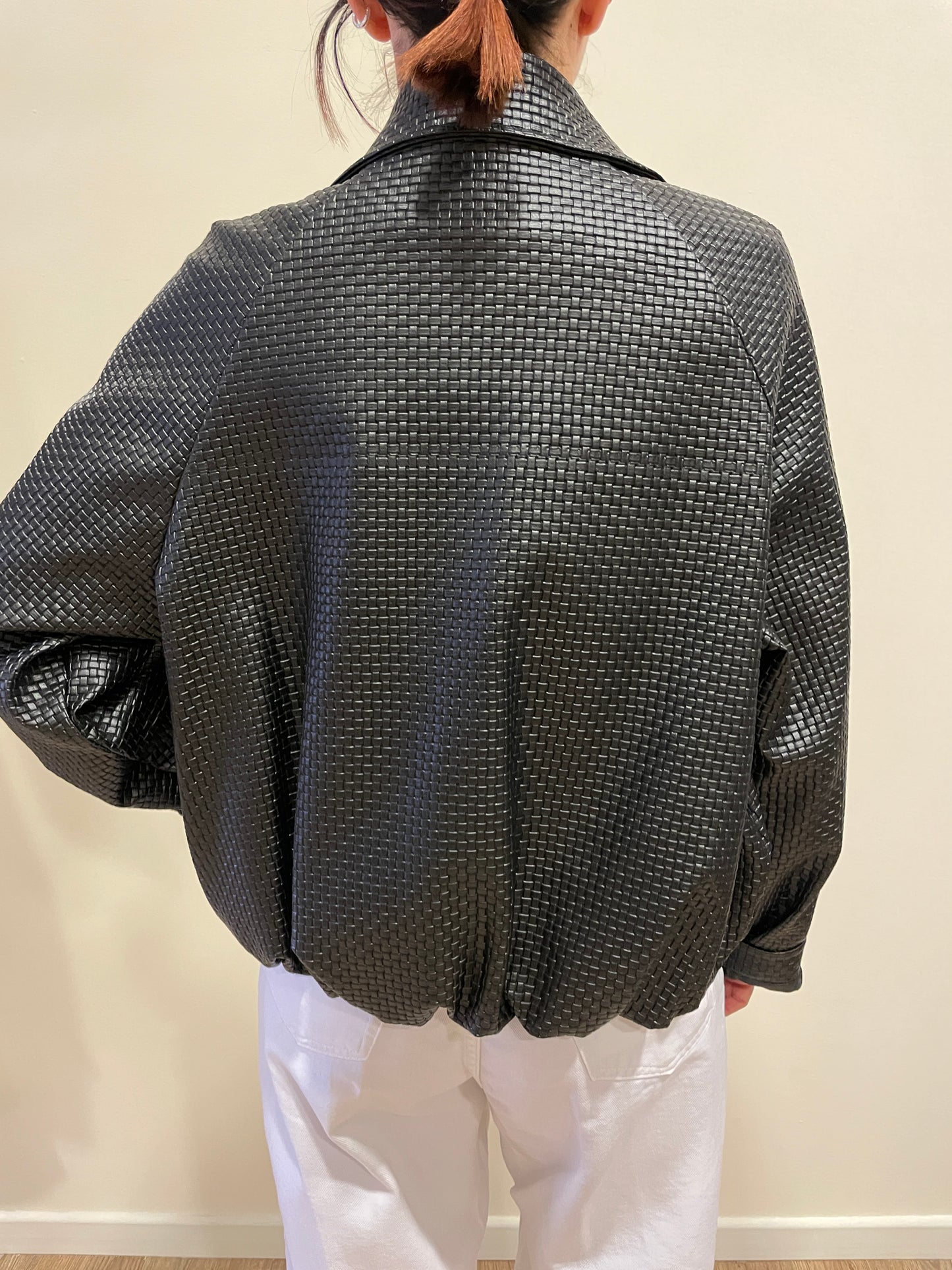 HAVEONE - Bomber nero in ecopelle intrecciata con bottoni e colletto
