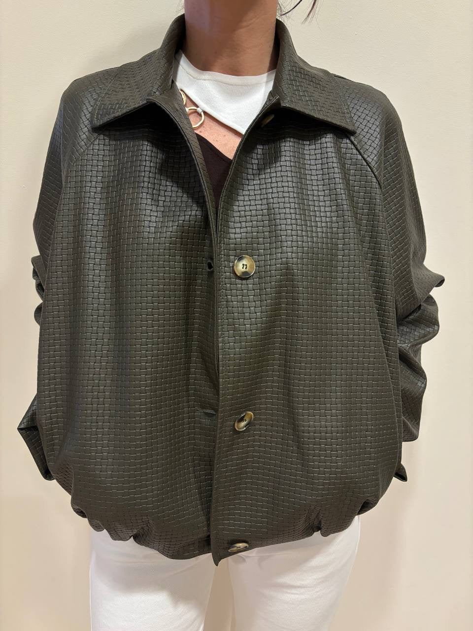 HAVEONE - Bomber verde militare in ecopelle intrecciata con bottoni e colletto