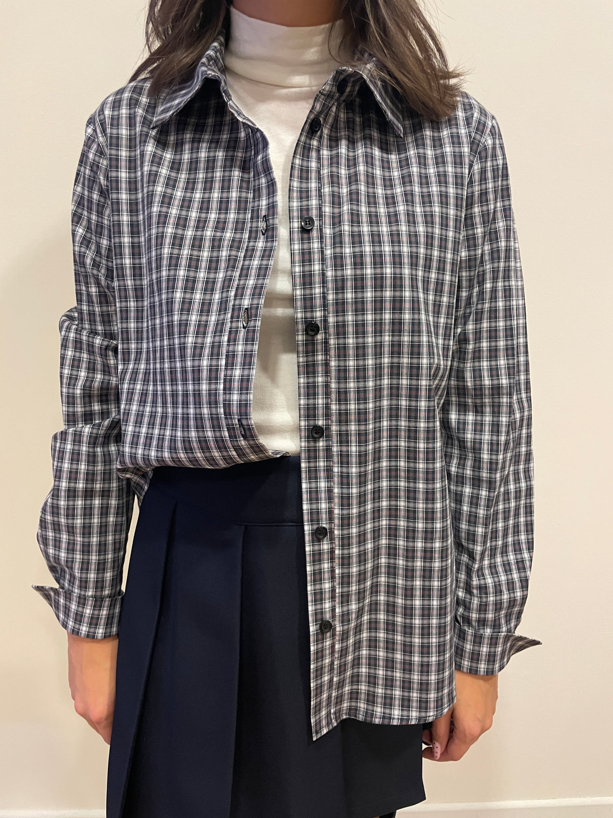 SUSY MIX - Camicia in cotone a quadri color grigio e bianco