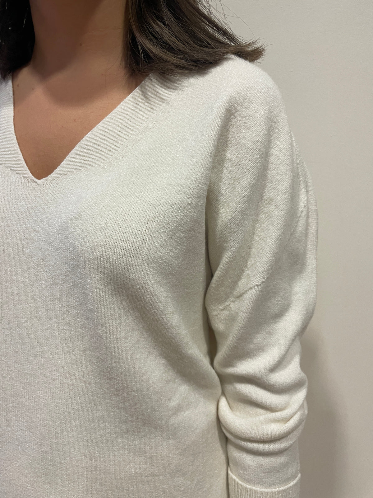 HAVEONE - Completo in misto viscosa con maglia con scollo a V e pantalone con elastico in vita color burro