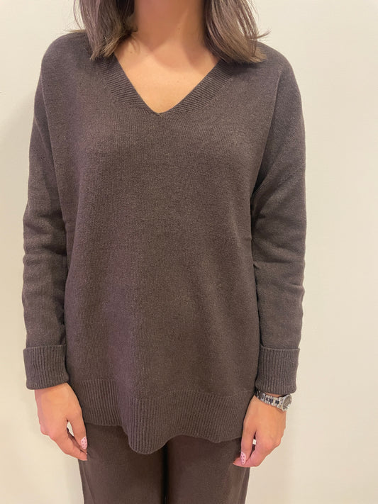 HAVEONE - Completo in misto viscosa con maglia con scollo a V e pantalone con elastico in vita color moro