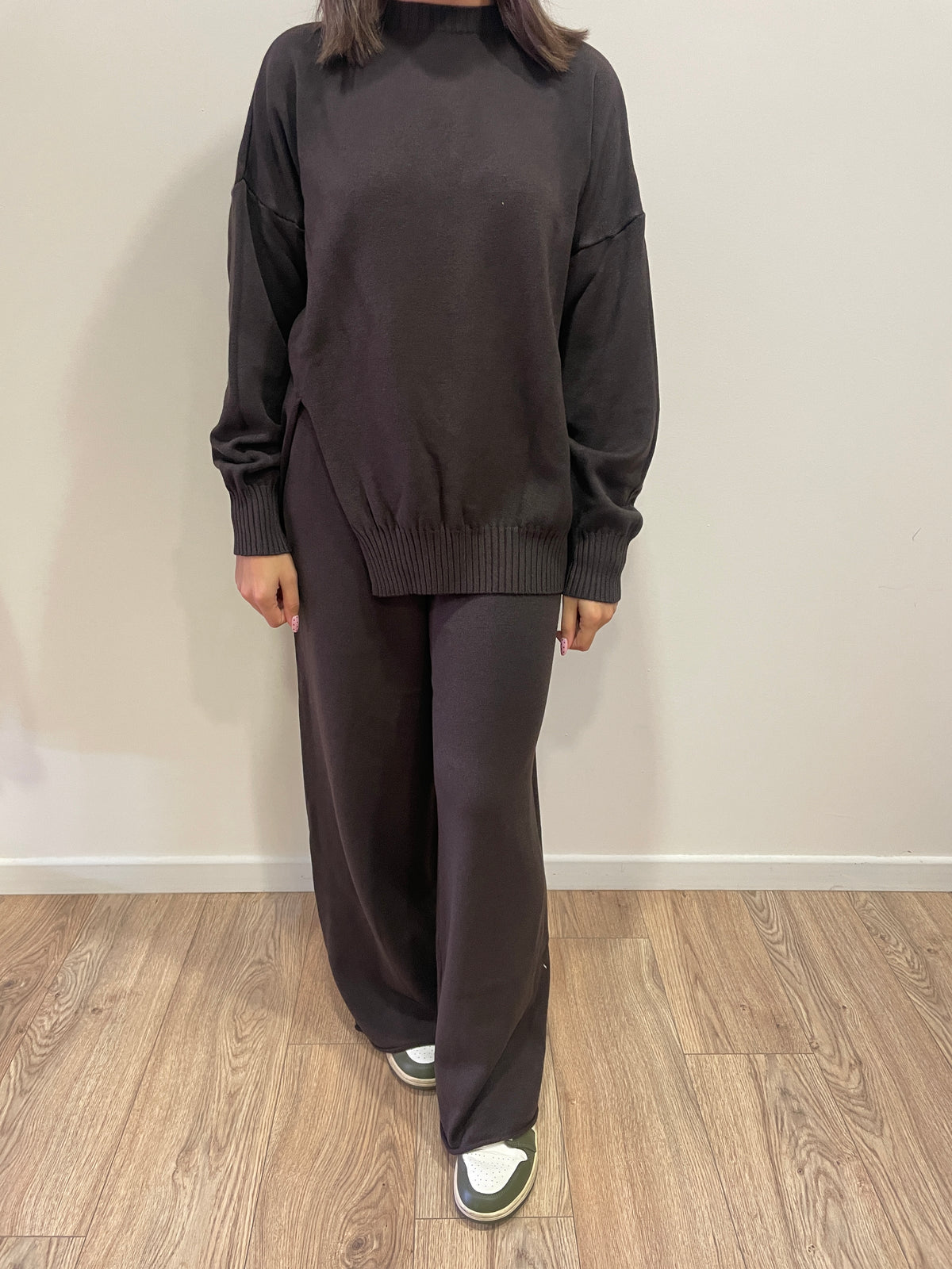 SUSY MIX - Maglia a girocollo con spacco laterale color moro