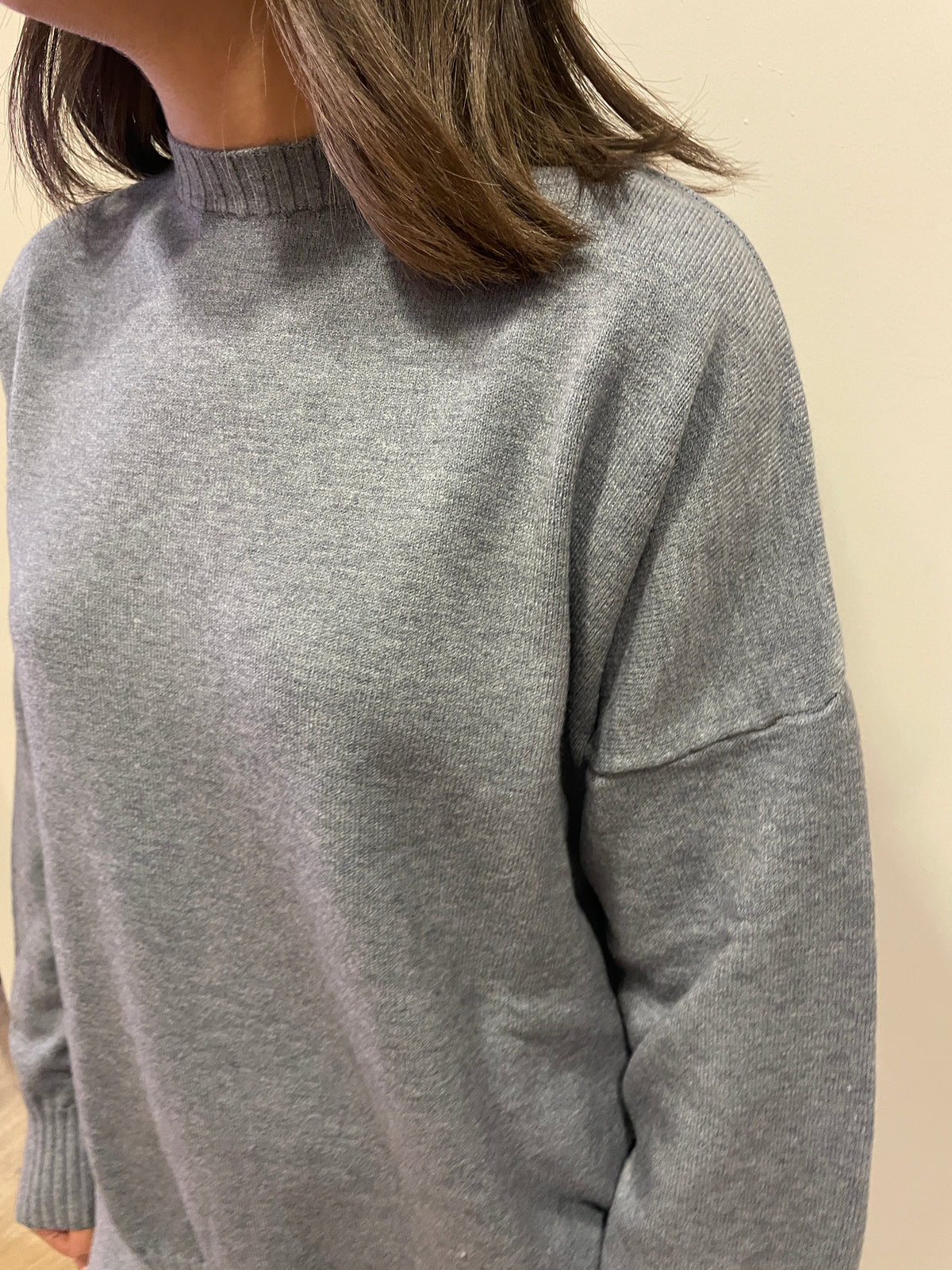 SUSY MIX - Maglia a girocollo con spacco laterale color grigio