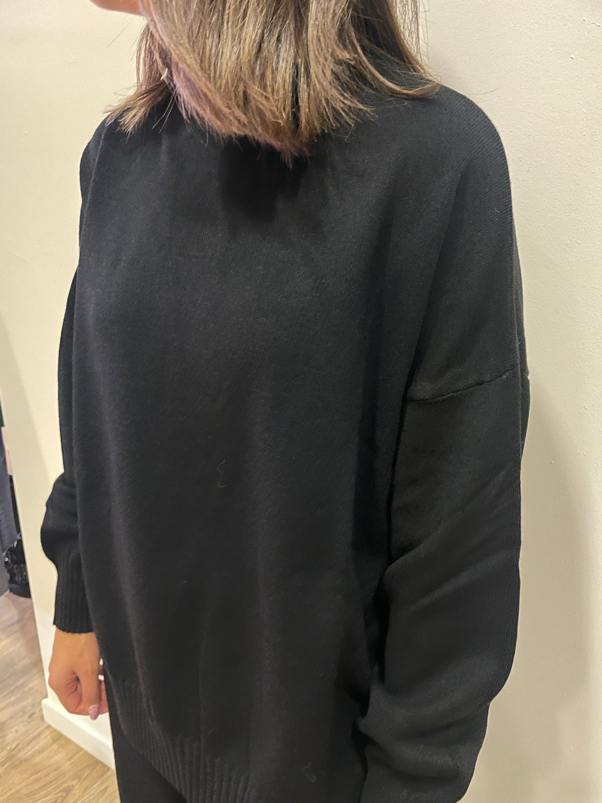 SUSY MIX - Maglia a girocollo con spacco laterale color nero