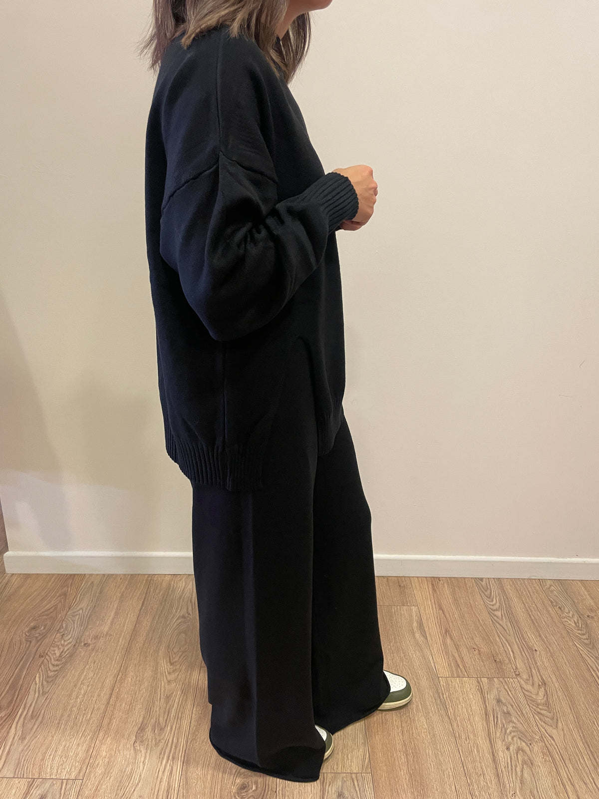 SUSY MIX - Pantalone in maglia a palazzo con elastico color nero
