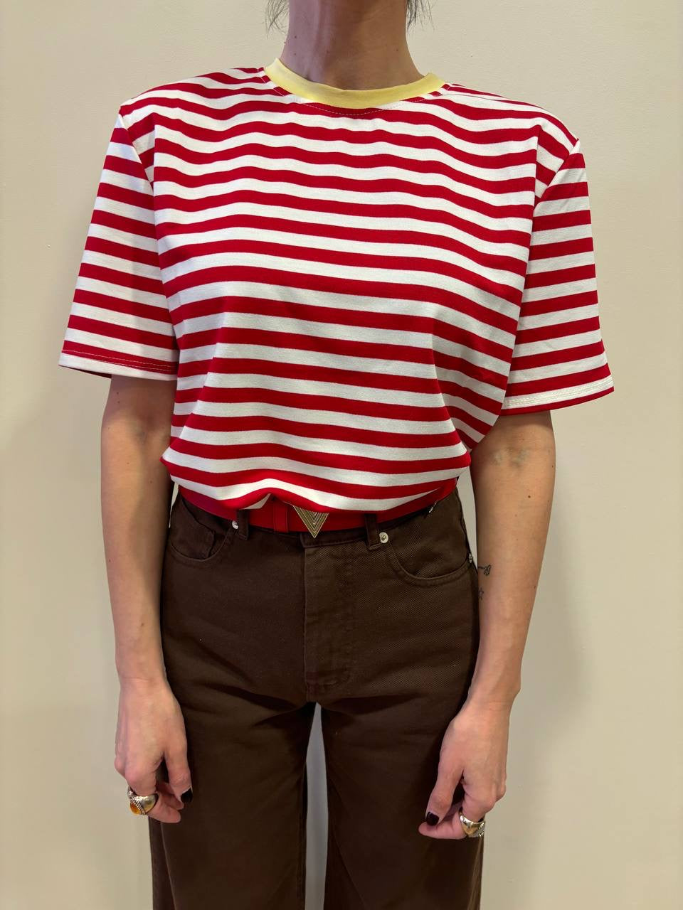 HAVEONE - T-shirt a righe con girocollo a contrasto giallo
