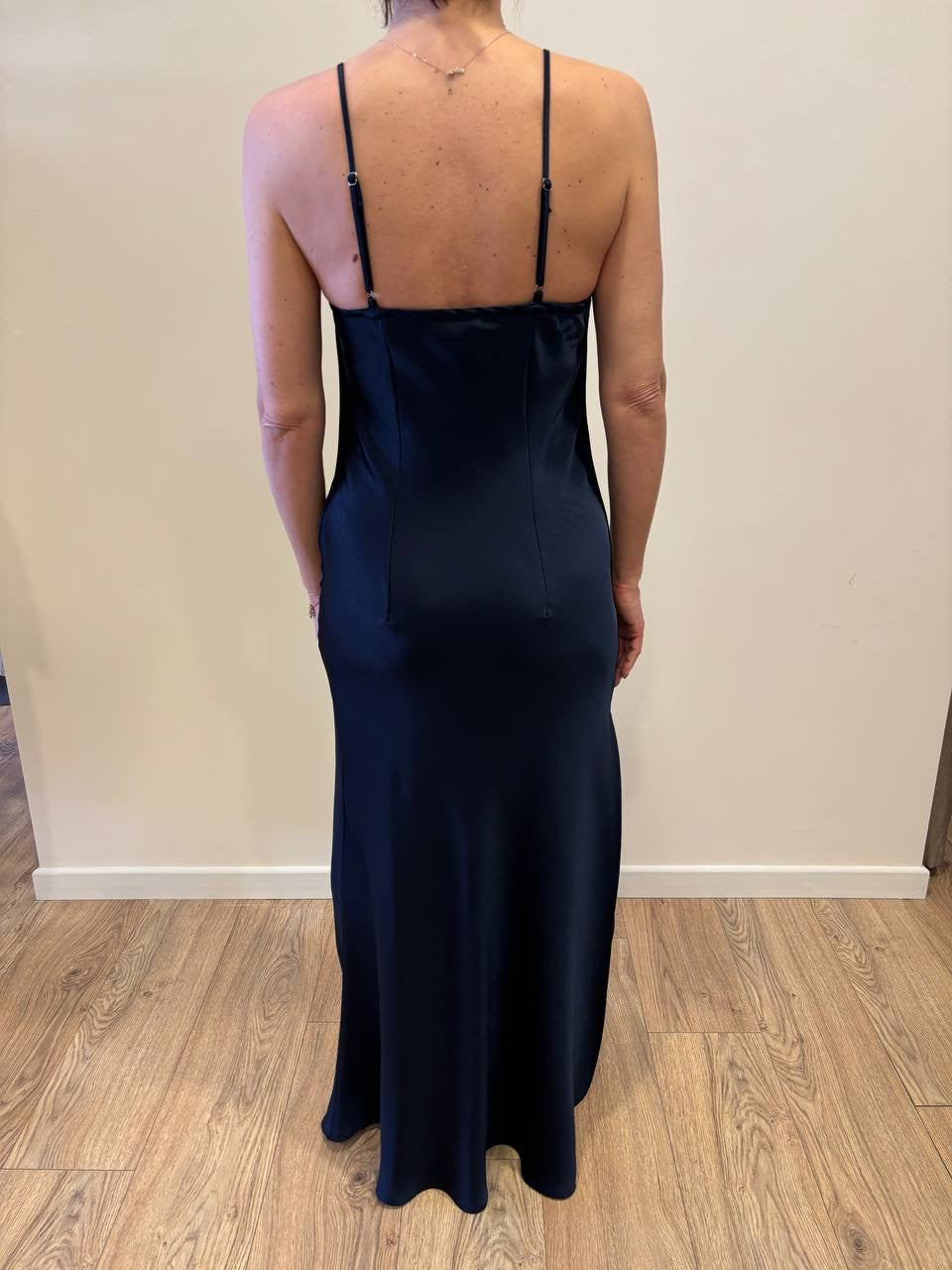VICOLO - Abito effetto raso lungo blu con pinces chiuse