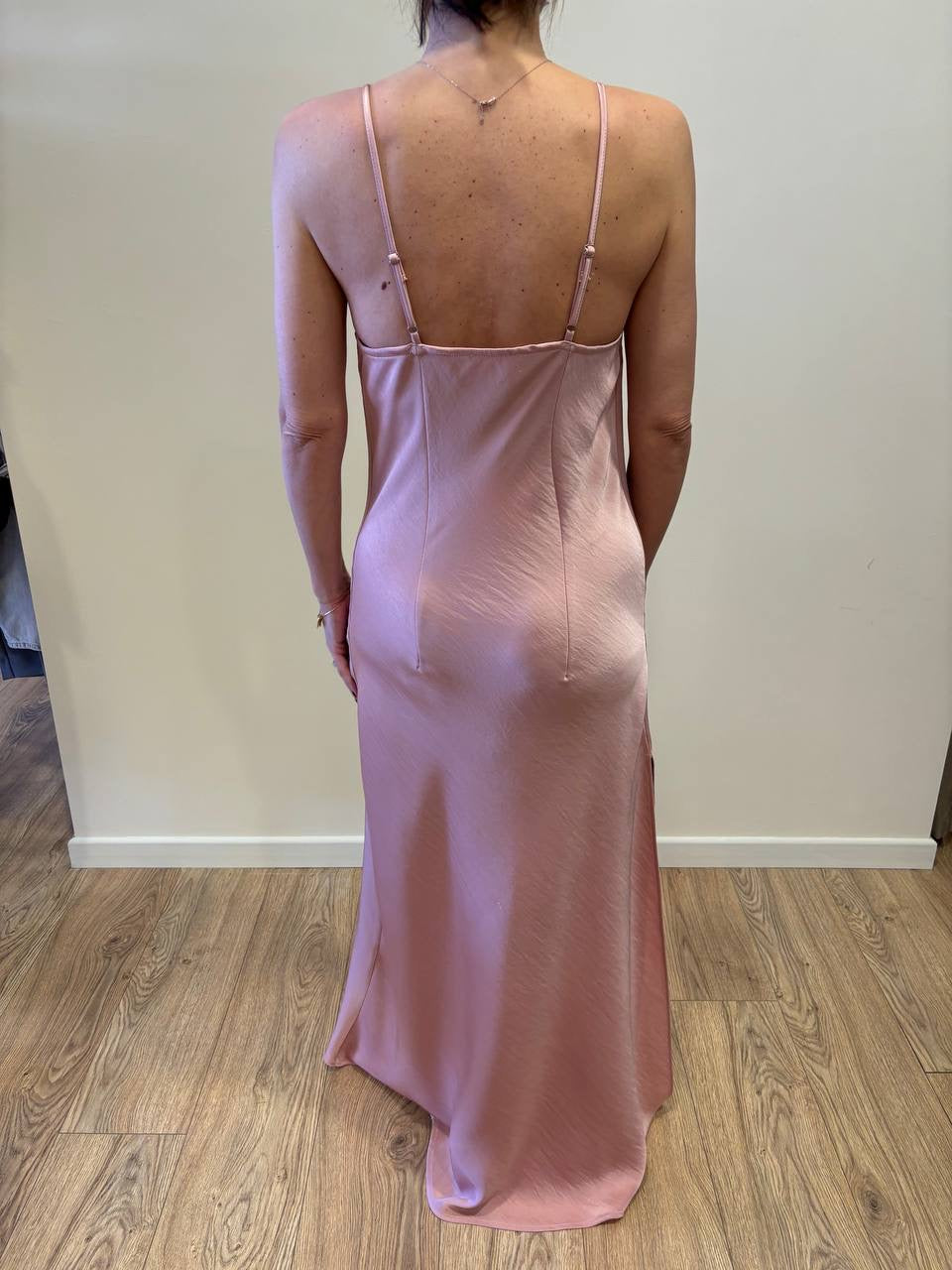 VICOLO - Abito effetto raso lungo rosa con pinces chiuse
