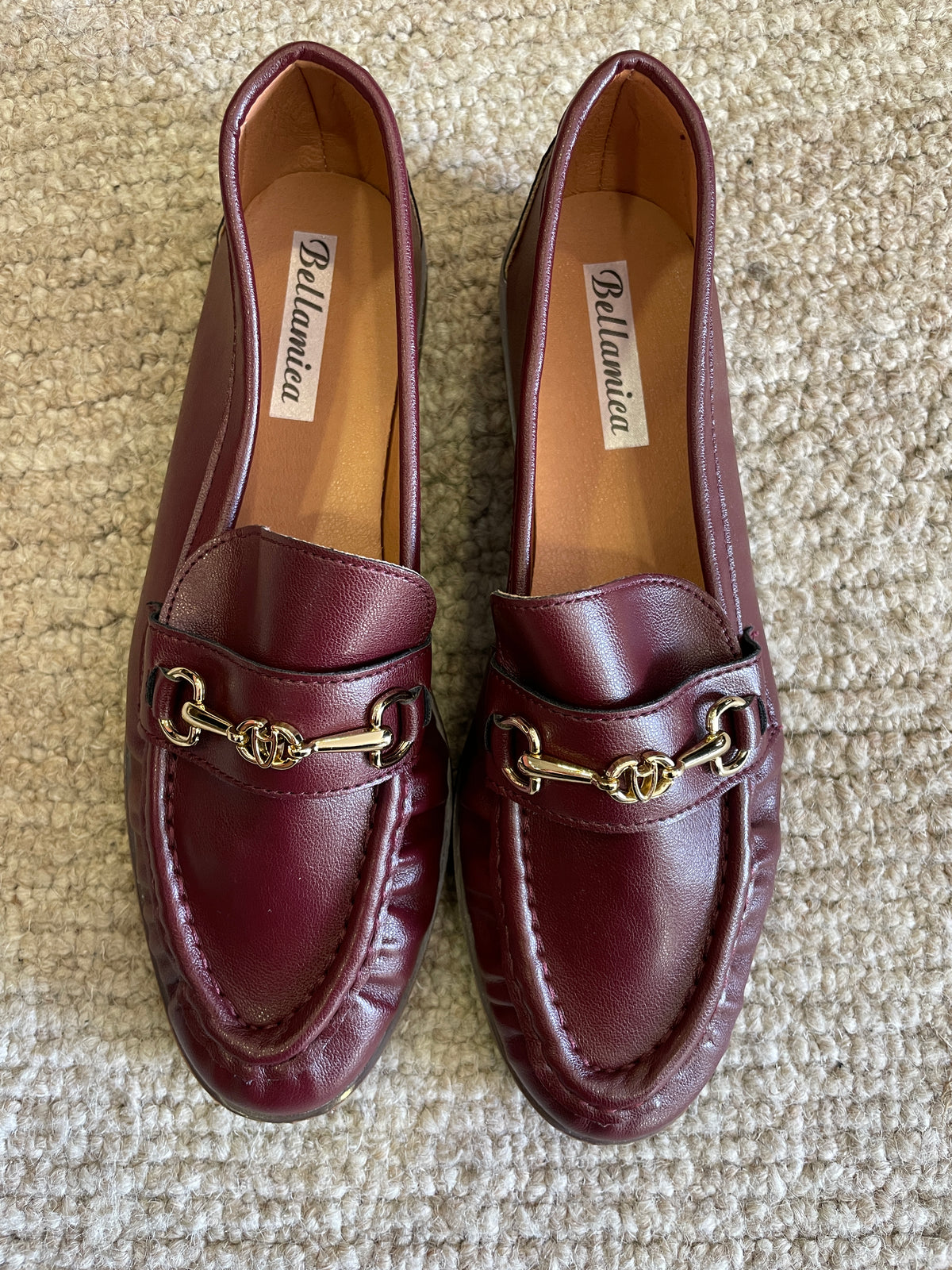 Mocassino in ecopelle bordeaux con fibbia