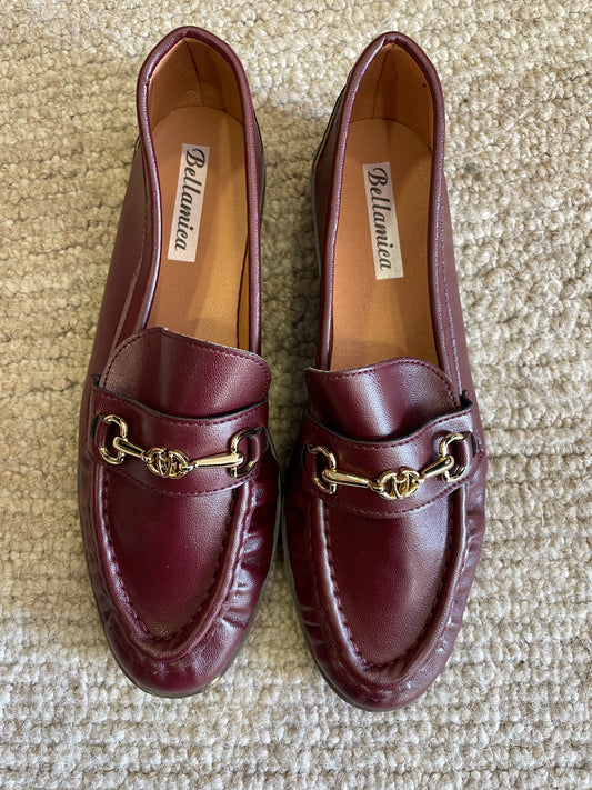 Mocassino in ecopelle bordeaux con fibbia